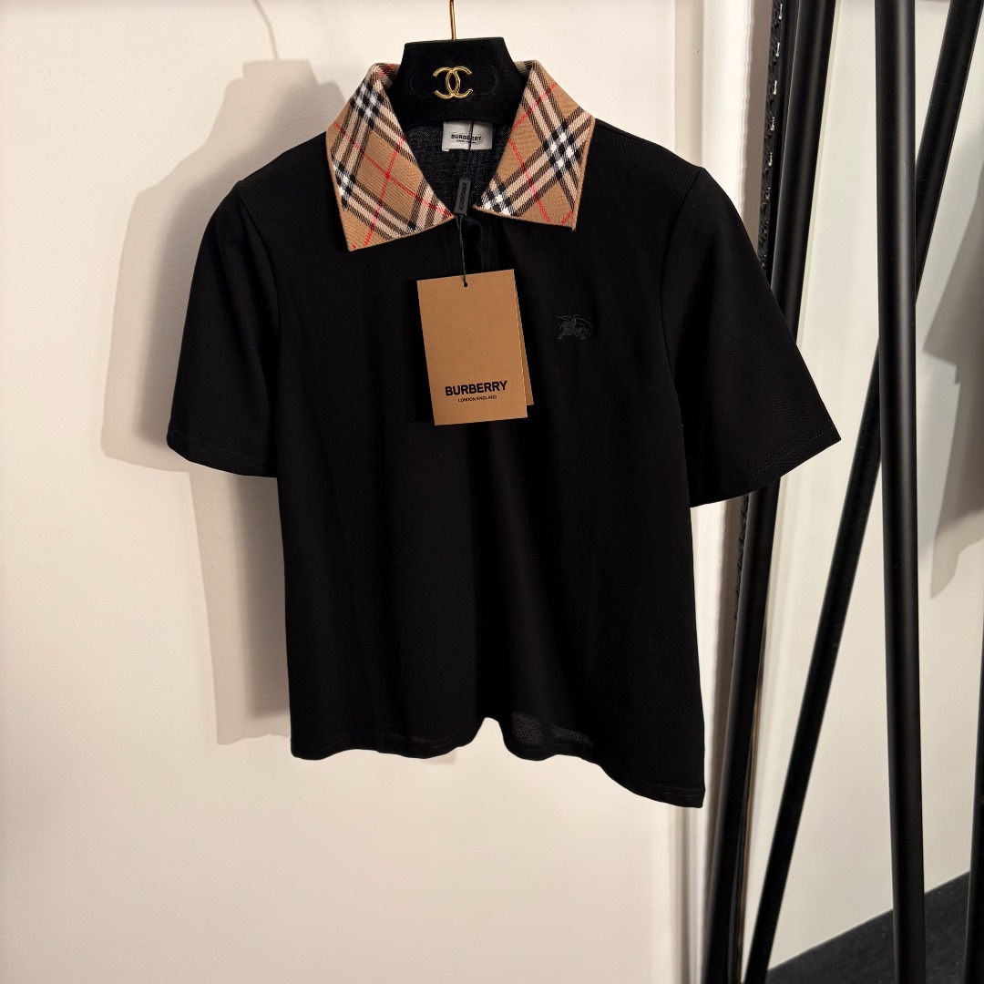 NO:783044,Style No. 20262834 Burberr* new War Horse Knight plaid Polo collar short-sleeved T-shirt top, black, pink, dark blue, SML, [M size bust 92, sleeve length 22, length 55; weight 0.195kg], Burberry - clothing, burberry, T-shirt, tees, t-shirt,19860909款号20262834 Burberr*新款 战马骑士 格纹Polo领短袖T恤上衣,黑色,粉色,深蓝色,SML,【M码胸围92,袖长22,长55；重量0.195kg】,博柏利-服装,burberry,T-shirt,tees，t-shirt,,Women's clothing