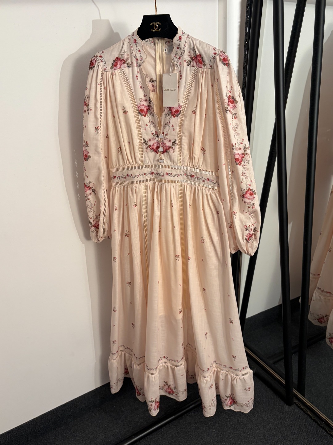 NO:873403,Model No. 20262865 Zimmermann's latest model, rose flower print embroidery hollow design, lotus leaf V-neck waist long-sleeved dress, long skirt, pink, blue, S-XL, [M size bust 90, waist 76, sleeve length 61, length 130; weight 0.595kg], Zimmermann-clothing, skirts,19860909款号20262865 Zimmermann*新款 玫瑰花朵印花刺绣镂空设计 荷叶摆V领收腰长袖连衣裙 长裙,粉色,蓝色,S-XL,【M码胸围90,腰围76,袖长61,长130；重量0.595kg】,兹默曼-服装,skirts,,Women's clothing