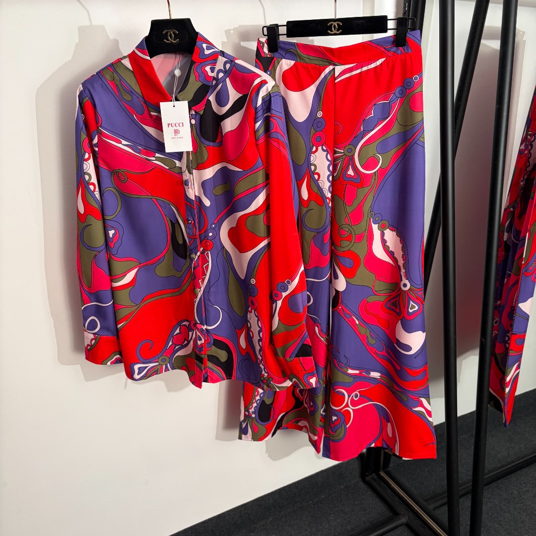 NO:822543,Model No. 20263471 Pucc* new home-style casual suit, abstract printed color-blocked long-sleeved shirt + high-waisted wide-leg trousers, red, S-XXL, [M size shoulder width 37, bust 96, sleeve length 59, length 67; waist 70 elastic, length 103; weight 0.350kg], women's clothing,19860909款号20263471 Pucc*新款家居风休闲套装,抽象印花拼色长袖衬衣+高腰阔腿长裤,红色,S-XXL,【M码肩宽37,胸围96,袖长59,长67；腰围70弹力,长103；重量0.350kg】,女装,,Women's clothing