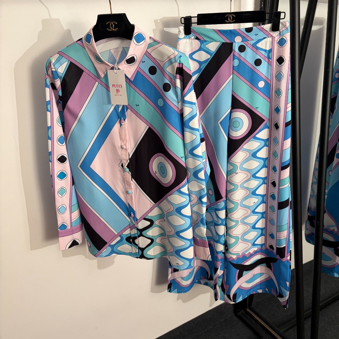 NO:822549,Model No. 20263472 Pucc* new home style casual suit, colorblock printed long-sleeved shirt + high-waisted wide-leg trousers, blue, S-XXL, [M size shoulder width 37, bust 96, sleeve length 59, length 67; waist 70 elastic, length 103; weight 0.350kg], women's clothing,19860909款号20263472 Pucc*新款家居风休闲套装,拼色印花长袖衬衣+高腰阔腿长裤,蓝色,S-XXL,【M码肩宽37,胸围96,袖长59,长67；腰围70弹力,长103；重量0.350kg】,女装,,Women's clothing