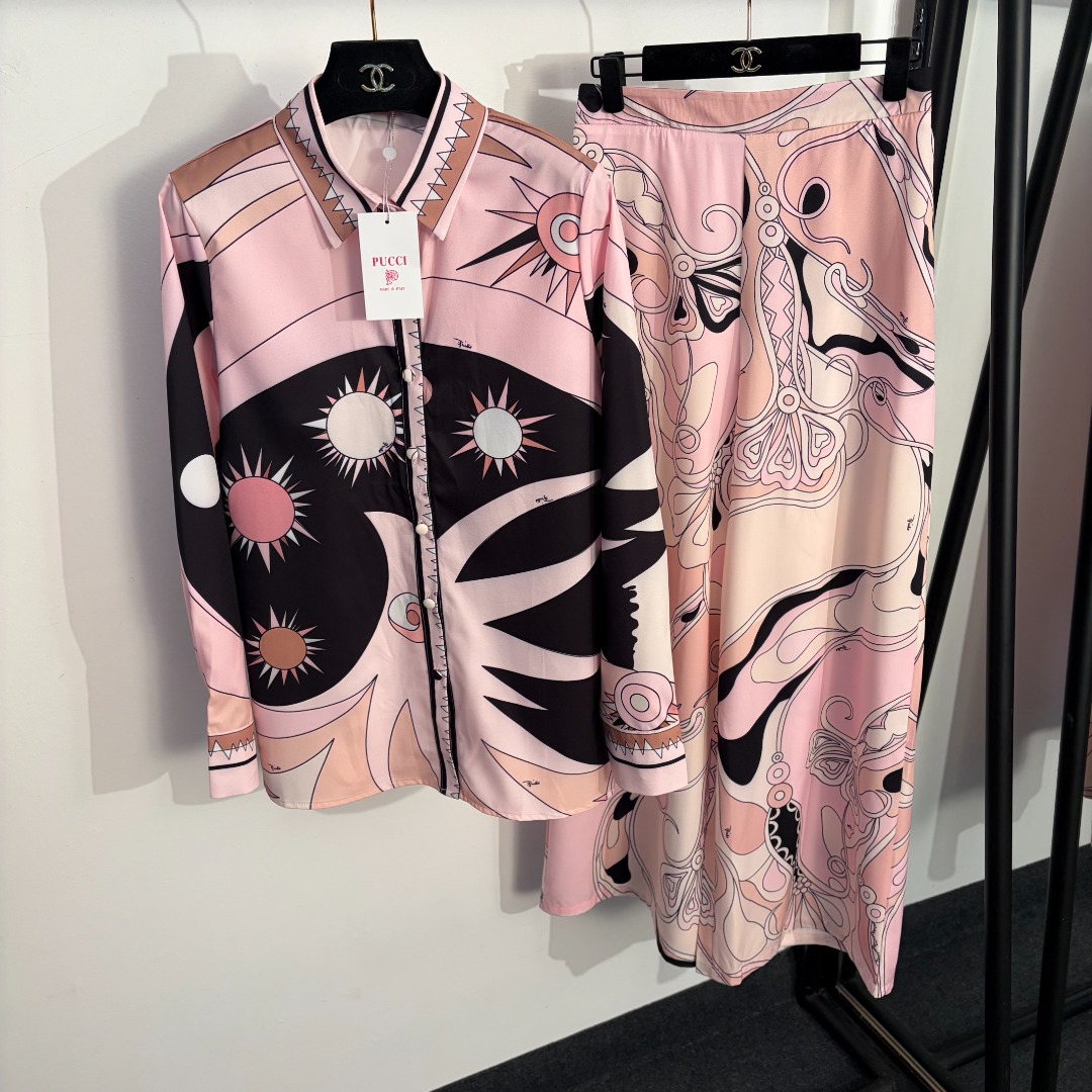 NO:822554,Model No. 20263473 Pucc* new home-style casual suit, sun-print color-blocked long-sleeved shirt + high-waisted wide-leg trousers, pink, S-XXL, [M size shoulder width 37, bust 96, sleeve length 59, length 67; waist 70 elastic, length 103; weight 0.350kg], women's clothing,19860909款号20263473 Pucc*新款家居风休闲套装,太阳印花拼色长袖衬衣+高腰阔腿长裤,粉色,S-XXL,【M码肩宽37,胸围96,袖长59,长67；腰围70弹力,长103；重量0.350kg】,女装,,Women's clothing