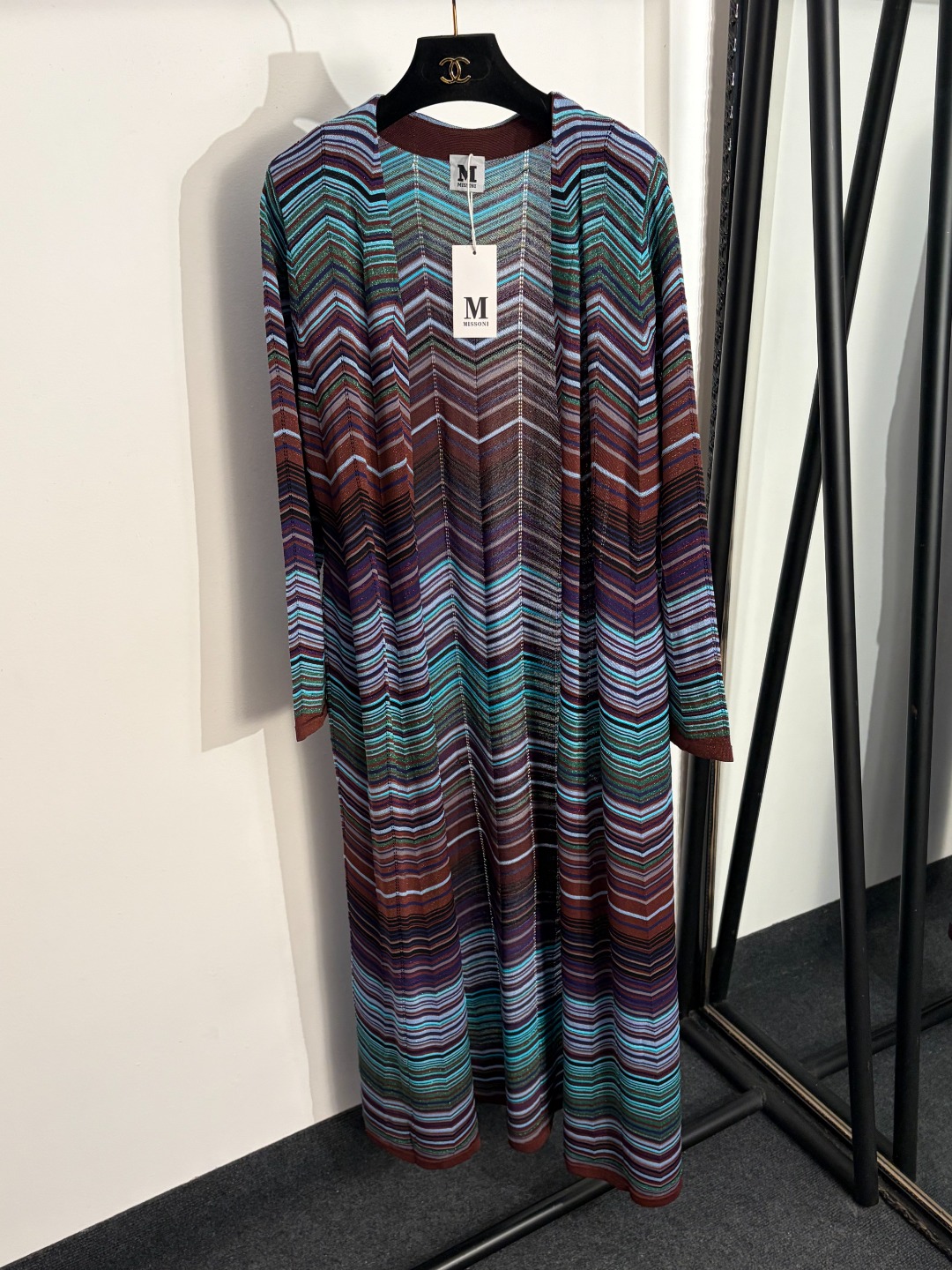 NO:822507,Model No. 20263217 Misson's latest color-blocked wavy pattern long knitted cardigan, apricot, blue, S-XL, [M size shoulder width 37, bust 88, sleeve length 59, length 131; weight 0.355kg], women's clothing,19860909款号20263217 Misson*新款 拼色波浪纹长款针织开衫,杏色,蓝色,S-XL,【M码肩宽37,胸围88,袖长59,长131；重量0.355kg】,女装,,Women's clothing