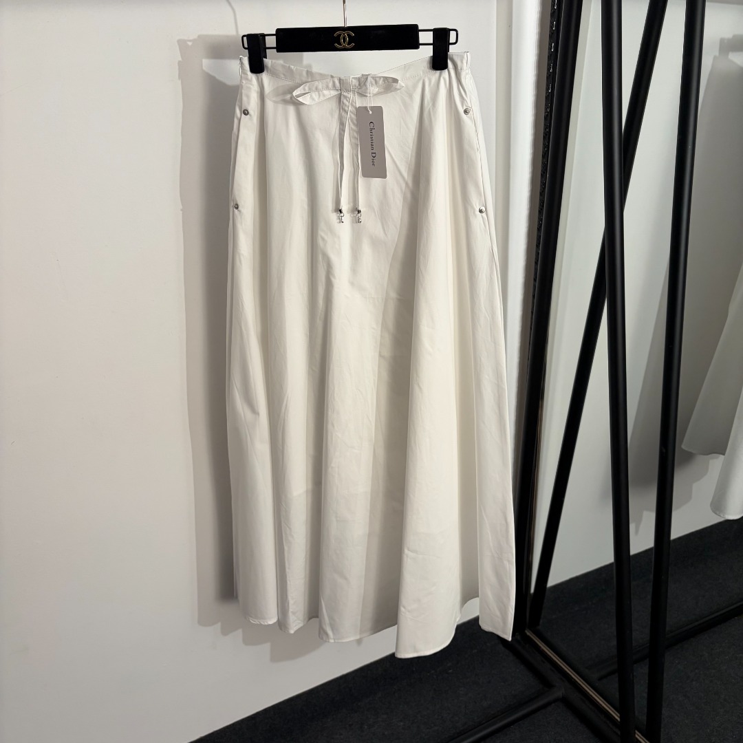 NO:822511,Model number 20263485 Dio* new style bow tie high waist slimming skirt, white, black, brown, S-XL, [M size waist 70 elastic, length 101; weight 0.425kg], Dior-clothing, dior, dior, skirts,19860909款号20263485 Dio*新款 蝴蝶结系带高腰显瘦半裙,白色,黑色,棕色,S-XL,【M码腰围70弹力,长101；重量0.425kg】,迪奥-服装,dior,dior,skirts,,Women's clothing