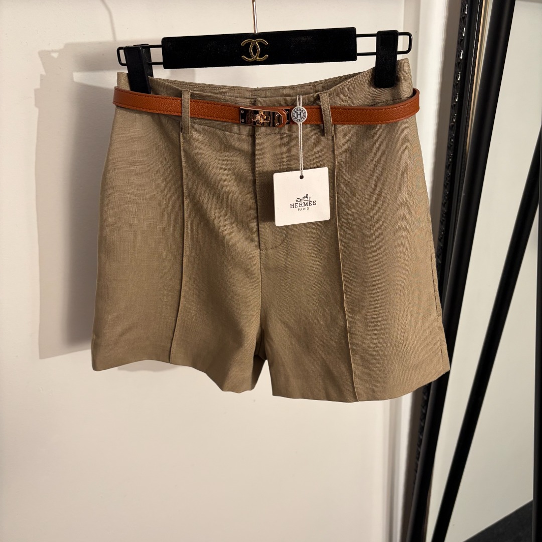 NO:822537,Model No. 20263486 Herme's latest versatile suit shorts for commuting, with belt, white, khaki, black, S-XL, [S size waist 68, length 40; weight 0.265kg], Hermes - clothing, hermes, hermes, shorts, business suit,19860909款号20263486 Herme*新款 通勤百搭西装短裤,配腰带,白色,卡其色,黑色,S-XL,【S码腰围68,长40；重量0.265kg】,爱马仕-服装,hermes,hermes,shorts,business suit,,Women's clothing