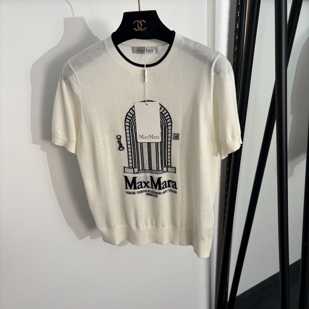 NO:822512,Model No. 20263492 MaxMar latest model porch pattern short-sleeved wool sweater top, off-white, black, SML, [L size bust 94, sleeve length 21, length 55; weight 0.125kg], MaxMar-clothing, T-shirt,19860909款号20263492 MaxMar*新款 门廊图案短袖羊毛针织衫 上衣,米白色,黑色,SML,【L码胸围94,袖长21,长55；重量0.125kg】,麦丝玛拉-服装,T-shirt,,Women's clothing