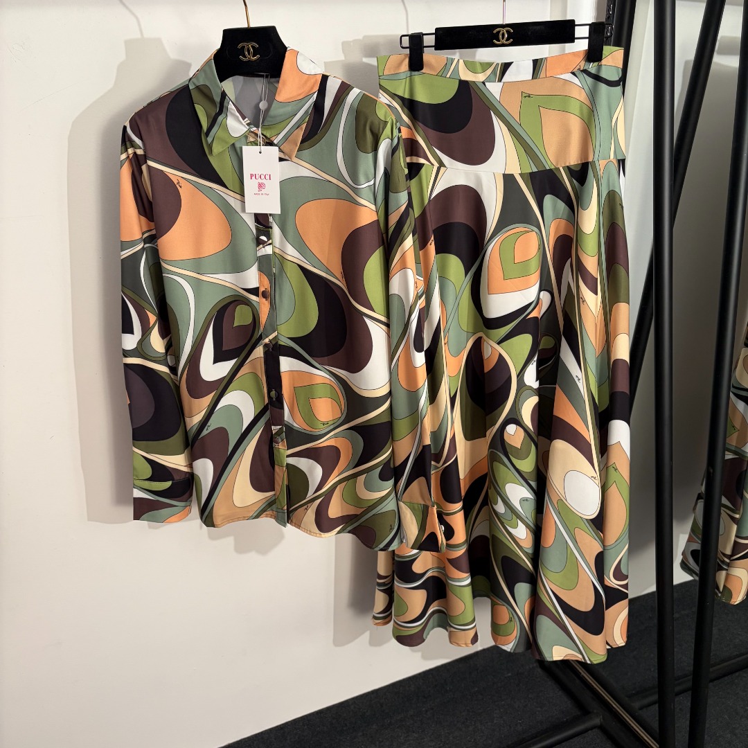 NO:922948,Model No. 20263583 Pucc* new suit, abstract wavy color block printed long-sleeved shirt + high-waisted skirt, green, S-XXL, [L size shoulder width 41, bust 108, sleeve length 63, length 69; waist 80, length 109; weight 0.590kg], women's clothing, skirts,19860909款号20263583 Pucc*新款套装,抽象波浪纹拼色印花长袖衬衣+高腰半裙,绿色,S-XXL,【L码肩宽41,胸围108,袖长63,长69；腰围80,长109；重量0.590kg】,女装,skirts,,Women's clothing