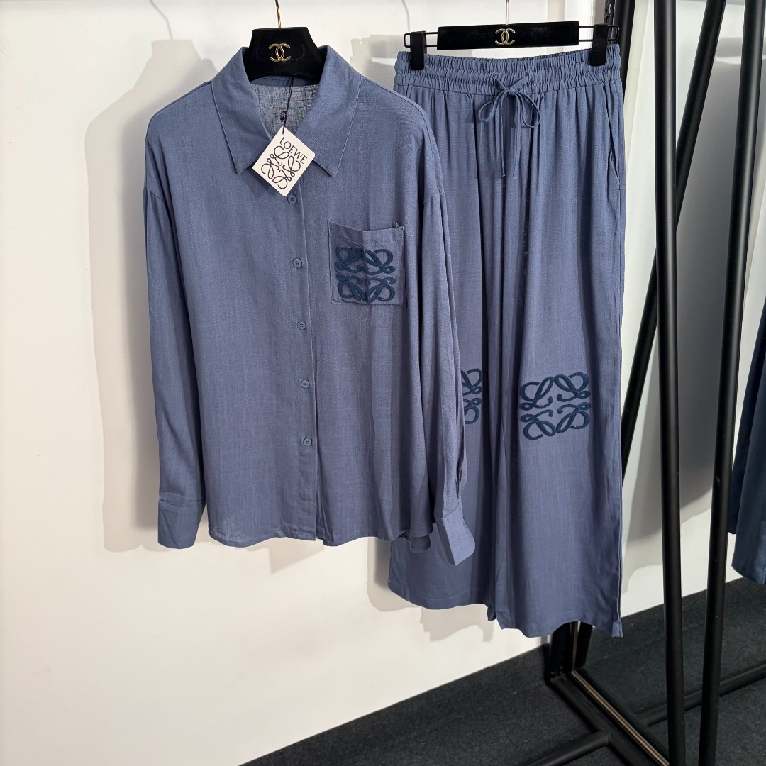 NO:826646,Model No. 20251855 Loew* new linen home style suit, flocked logo embroidery, long-sleeved shirt + elastic waist wide-leg trousers, blue, SML, [M size; shoulder width 52, chest 110, sleeve length 53, length 71; waist 68 elastic, length 102], Loew - Clothing, loewe, loewe,19860909款号20251855 Loew*新款亚麻家居风套装,植绒logo刺绣 长袖衬衣+松紧腰阔腿长裤,蓝色,SML,【M码；肩宽52,胸围110,袖长53,衣长71；腰围68弹力,长102】,罗意威-服装,loewe,loewe,,Women's clothing