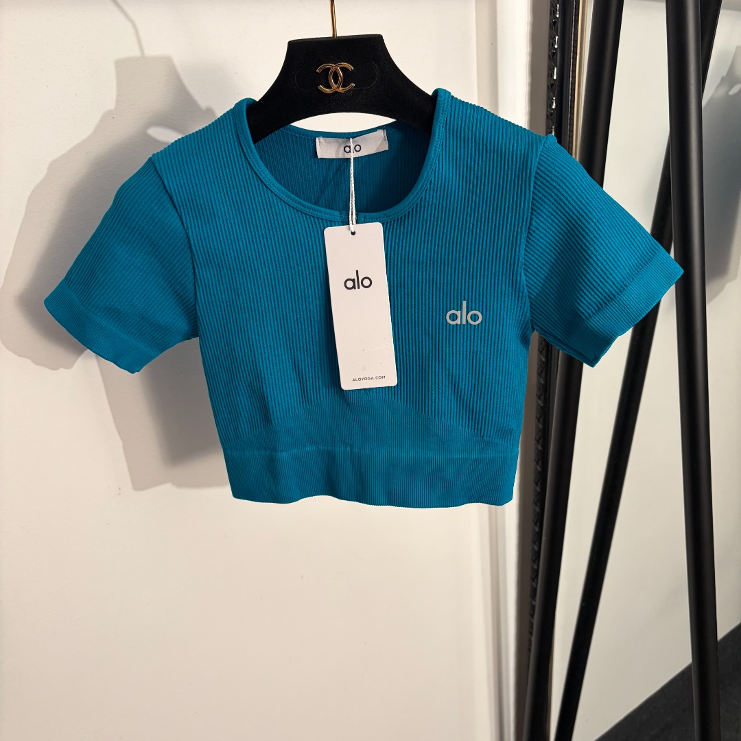 NO:829438,Model number 20263630 Alo* new style reflective logo letter printing half-zip round neck short-sleeved sports top short navel tights, white, black, red, bean paste color, lake blue, royal blue, gray, S-XL, [M size bust 68, sleeve length 16, length 36; weight 0.160kg], women's clothing, T-shirt,19860909款号20263630 Alo*新款 反光logo字母印花 半拉链圆领短袖运动上衣 短款露脐紧身衣,白色,黑色,红色,豆沙色,湖蓝色,宝蓝色,灰色,S-XL,【M码胸围68,袖长16,长36；重量0.160kg】,女装,T-shirt,,Women's clothing