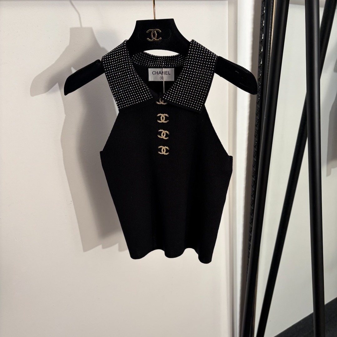 NO:858161,Model No. 20263943 Chane*new model Xiaoxiang logo hot-drilled knitted vest, white, black, [One size fits all bust 66, length 42; weight 0.135kg], Chanel-clothing, chanel, chanel,19860909款号20263943 Chane*新款 小香logo烫钻针织背心,白色,黑色,【均码胸围66,长42；重量0.135kg】,香奈儿-服装,chanel,chanel,,Women's clothing