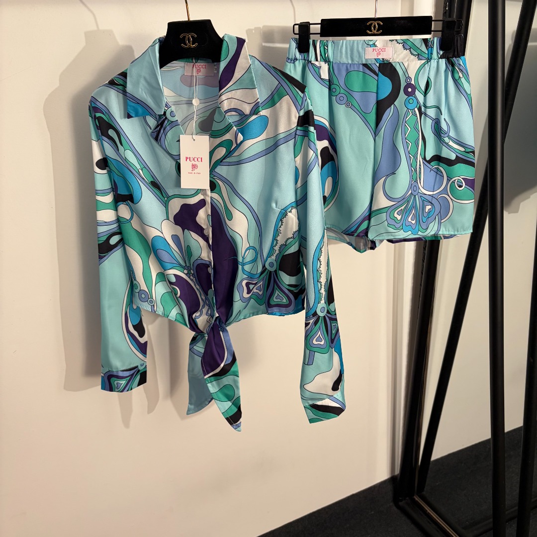 NO:830657,Model No. 20263706 Pucc* new set, color block printed tie waisted long-sleeved shirt top + shorts, blue, S-XXL, [M size shoulder width 38, bust 102, sleeve length 59, length 46; waist 66 elastic, length 41; weight 0.225kg], women's clothing, shorts,19860909款号20263706 Pucc*新款套装,拼色印花系结收腰长袖衬衣上衣+短裤,蓝色,S-XXL,【M码肩宽38,胸围102,袖长59,长46；腰围66弹力,长41；重量0.225kg】,女装,shorts,,Women's clothing
