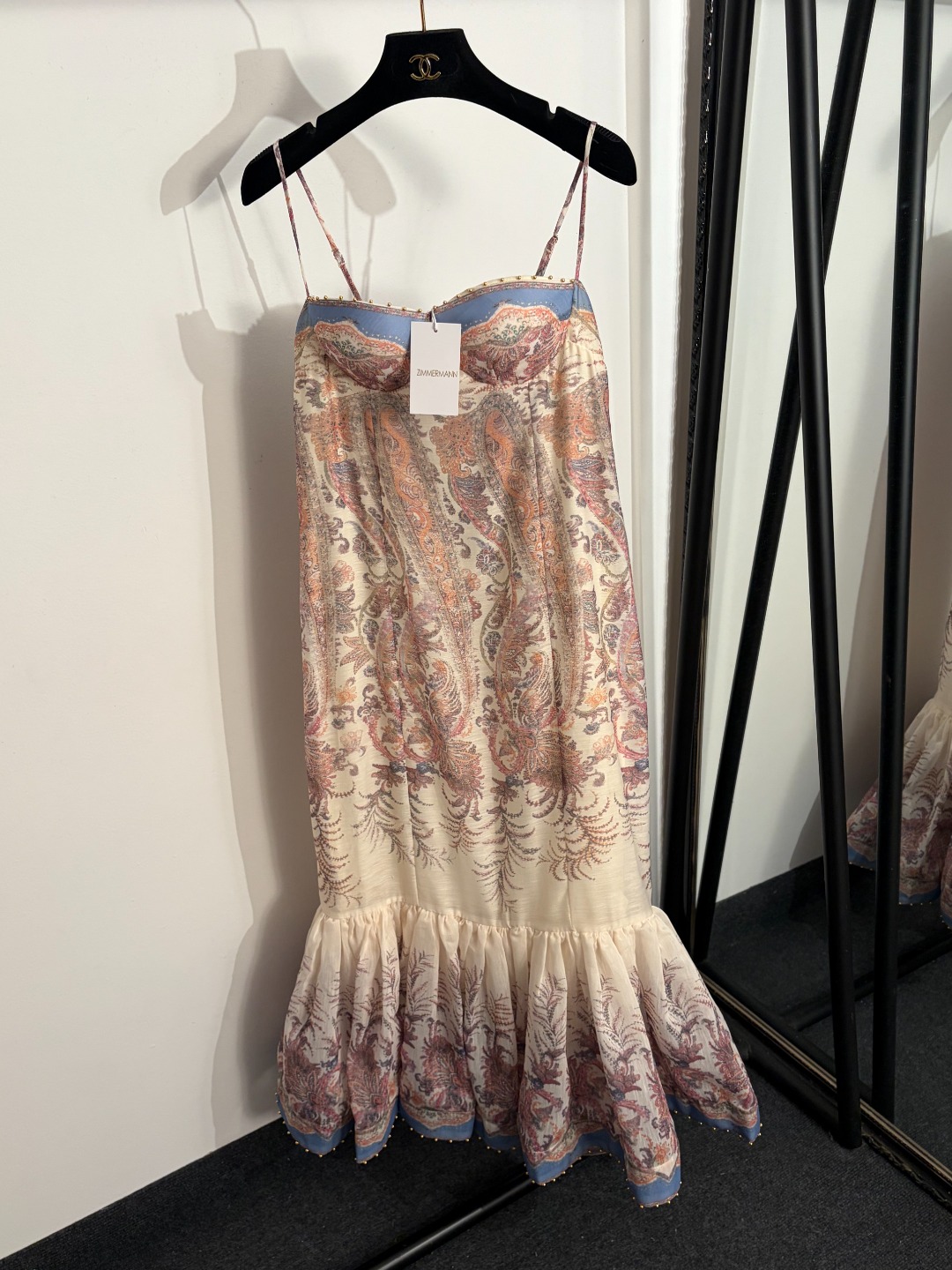 NO:923726,Model No. 20263694 Zimmermann's latest retro pattern print, small gold beads, lotus leaf hem strapless dress, fishtail long skirt, off-white, S-XL, [S size bust 78, length 112; weight 0.405kg], Zimmermann-clothing, skirts,19860909款号20263694 Zimmermann*新款 复古花纹印花 小金珠荷叶摆抹胸吊带连衣裙 鱼尾长裙,米白色,S-XL,【S码胸围78,长112；重量0.405kg】,兹默曼-服装,skirts,,Women's clothing