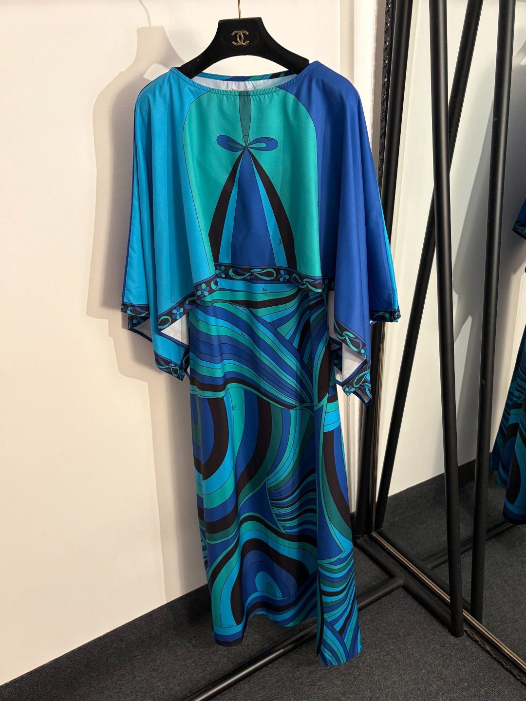NO:830675,Model number 20263708 Pucc* new suit, color block printed cape top + suspender dress, blue, S-XXL, [M size top length 48; bust 84, waist 76, length 122; weight 0.415kg], women's clothing, skirts,19860909款号20263708 Pucc*新款套装,拼色印花斗篷上衣+吊带连衣裙,蓝色,S-XXL,【M码上衣长48；胸围84,腰围76,长122；重量0.415kg】,女装,skirts,,Women's clothing