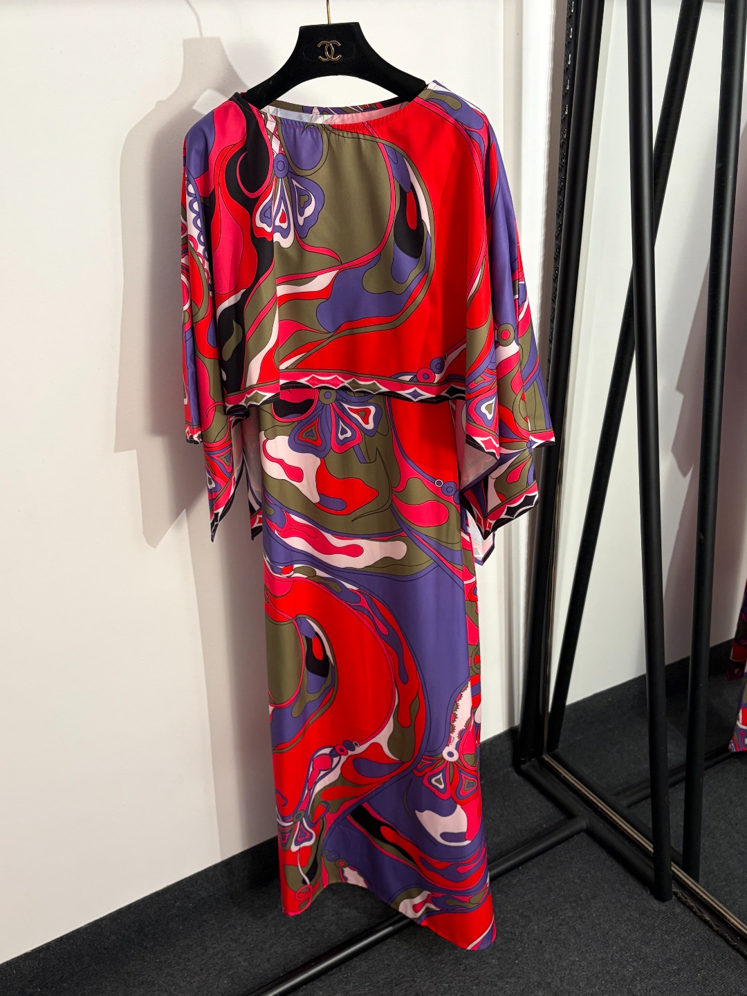 NO:830683,Model No. 20263709 Pucc* new suit, color block printed cape top + suspender dress, red, S-XXL, [M size top length 48; bust 84, waist 76, length 122; weight 0.415kg], women's clothing, skirts,19860909款号20263709 Pucc*新款套装,拼色印花斗篷上衣+吊带连衣裙,红色,S-XXL,【M码上衣长48；胸围84,腰围76,长122；重量0.415kg】,女装,skirts,,Women's clothing