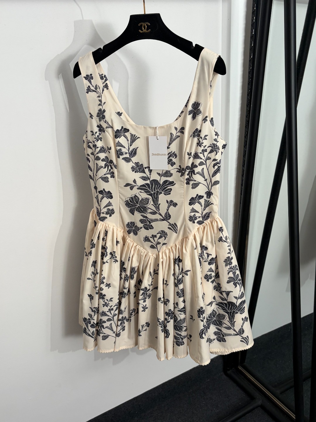 NO:858438,Model No. 20263803 Zimmermann's latest ink floral print puffy suspender dress, short skirt, off-white, S-XL, [M size bust 90, waist 78, length 88; weight 0.350kg], Zimmermann-clothing, skirts,19860909款号20263803 Zimmermann*新款 水墨花卉印花蓬蓬吊带连衣裙 短裙,米白色,S-XL,【M码胸围90,腰围78,长88；重量0.350kg】,兹默曼-服装,skirts,,Women's clothing