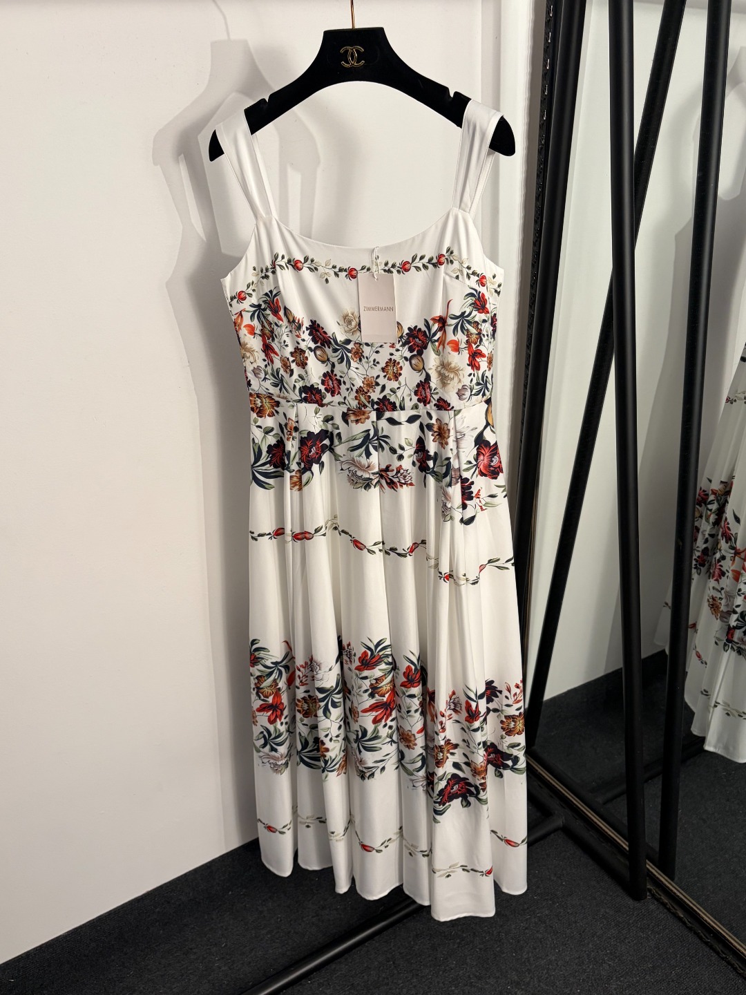 NO:858425,Model number 20263806 Zimmermann's latest color floral print suspender dress long skirt, white, black, S-XXL, [M size bust 88 elastic, waist 76 elastic, length 128; weight 0.520kg], Zimmermann-clothing, skirts,19860909款号20263806 Zimmermann*新款 彩色花卉印花吊带连衣裙 长裙,白色,黑色,S-XXL,【M码胸围88弹力,腰围76弹力,长128；重量0.520kg】,兹默曼-服装,skirts,,Women's clothing