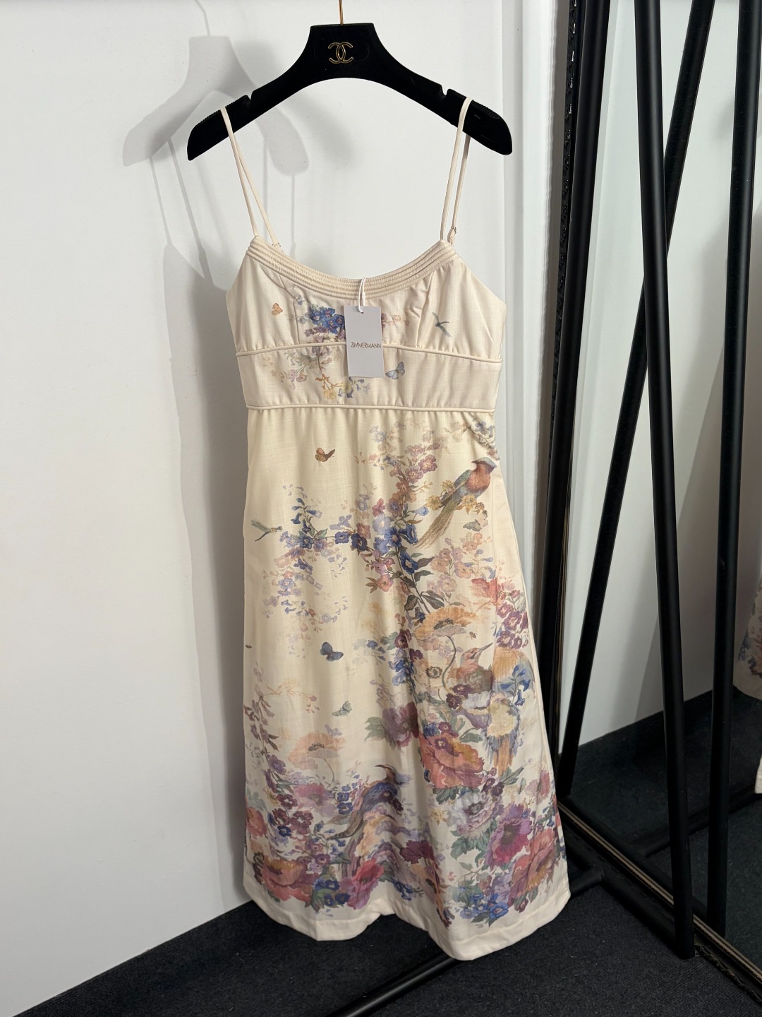 NO:858505,Model number 20263770 Zimmermann's latest colorful flower and bird print temperament suspender dress long skirt, apricot color, S-XL, [S size bust 80 elastic, waist 68 elastic, length 113; weight 0.380kg], Zimmermann-clothing, skirts,19860909款号20263770 Zimmermann*新款 彩色花鸟印花气质吊带连衣裙 长裙,杏色,S-XL,【S码胸围80弹力,腰围68弹力,长113；重量0.380kg】,兹默曼-服装,skirts,,Women's clothing