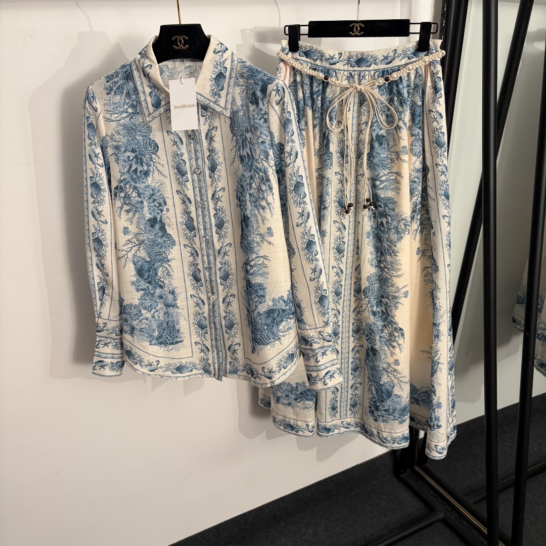 NO:858496,Model No. 20263783 Zimmermann's latest suit, undersea creature seaweed shell printed long-sleeved shirt + high-waisted mid-length skirt, blue, S-XL, [M size shoulder width 37, bust 100, sleeve length 60, length 63; waist 70 stretch, length 97; weight 0.570kg], Zimmermann-clothing, skirts,19860909款号20263783 Zimmermann*新款套装,海底生物海草贝壳印花长袖衬衣+高腰中长半裙,蓝色,S-XL,【M码肩宽37,胸围100,袖长60,长63；腰围70弹力,长97；重量0.570kg】,兹默曼-服装,skirts,,Women's clothing