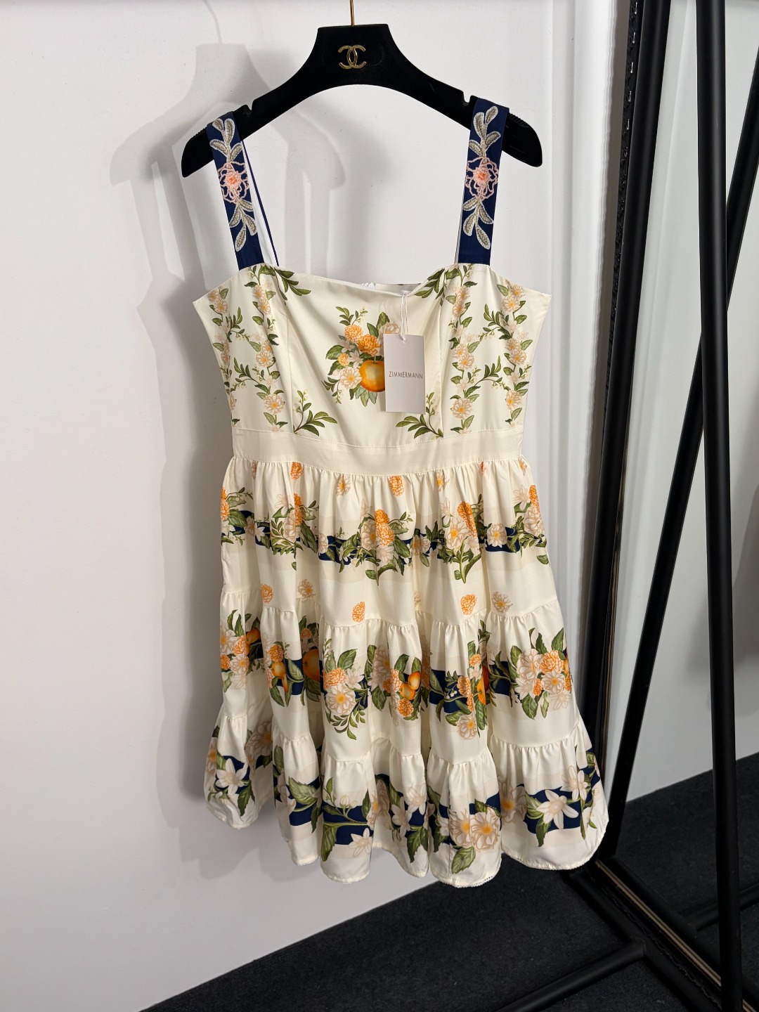 NO:858459,Model No. 20263879 Zimmermann's latest orange floral print short suspender dress, off-white, SXXL, [M size bust 90, waist 76, length 93; weight 0.375kg], Zimmermann-clothing, skirts,19860909款号20263879 Zimmermann*新款 橘子花卉印花短款吊带连衣裙 短裙,米白色,SXXL,【M码胸围90,腰围76,长93；重量0.375kg】,兹默曼-服装,skirts,,Women's clothing