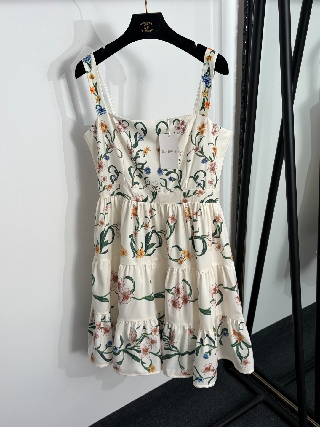NO:858343,Model No. 20263880 Zimmermann's latest floral print suspender dress, short skirt, white, S-XXL, [M size bust 90, waist 76, length 93; weight 0.375kg], Zimmermann-clothing, skirts,19860909款号20263880 Zimmermann*新款 花卉印花吊带连衣裙 短裙,白色,S-XXL,【M码胸围90,腰围76,长93；重量0.375kg】,兹默曼-服装,skirts,,Women's clothing