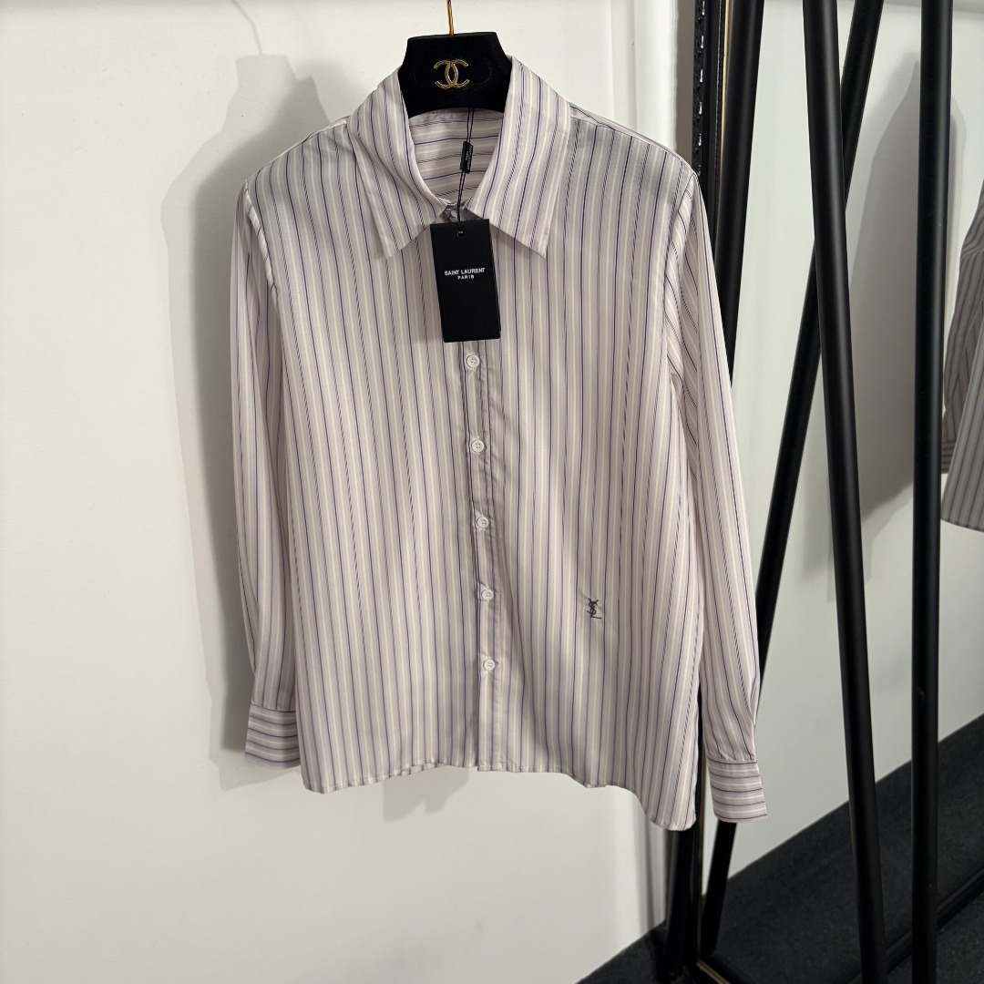 NO:858724,Model number 20263896 YSL* new logo embroidered striped long-sleeved shirt, light white, SML, [M size shoulder width 40, chest 102, sleeve length 60, length 66; weight 0.135kg], Saint Laurent-Clothing, saint laurent, saint laurent,19860909款号20263896 YSL*新款 logo刺绣条纹长袖衬衣,浅白色,SML,【M码肩宽40,胸围102,袖长60,长66；重量0.135kg】,圣罗兰-服装,saint laurent,saint laurent,,Women's clothing