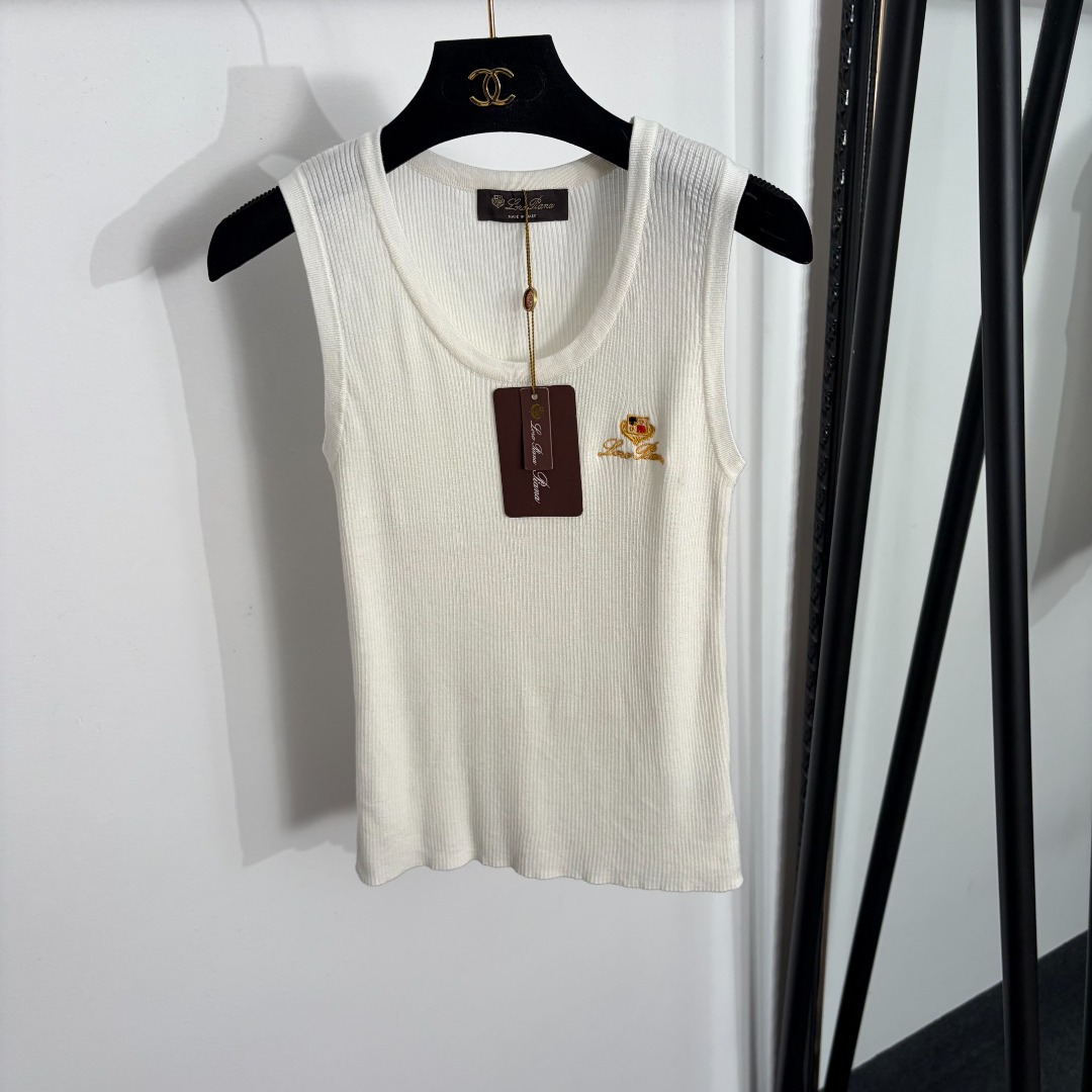 NO:858308,Model number 20263947 Loro Piana*LP new style wool blended knitted vest with letter logo embroidery on the chest, white, black, SML, [M size bust 64, length 55; weight 0.kg], women's clothing, loro piana, loro piana,19860909款号20263947 Loro Piana*LP新款 胸前字母logo刺绣羊毛混纺针织背心,白色,黑色,SML,【M码胸围64,长55；重量0.kg】,女装,loro piana,loro piana,,Women's clothing