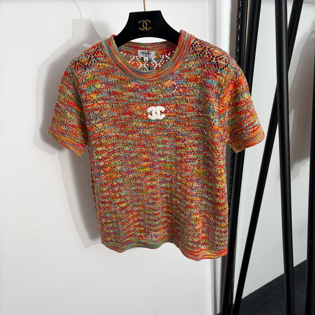 NO:858140,Model No. 20263974 Chane* new plush logo color blended hollow short-sleeved sweater, color, 36 38 40, [size 38 shoulder width 39, bust 102, sleeve length 18, length 55; weight 0.225kg], Chanel-clothing, chanel, chanel, T-shirt,19860909款号20263974 Chane*新款 毛绒logo彩色混纺镂空短袖针织衫,彩色,36 38 40,【38码肩宽39,胸围102,袖长18,长55；重量0.225kg】,香奈儿-服装,chanel,chanel,T-shirt,,Women's clothing