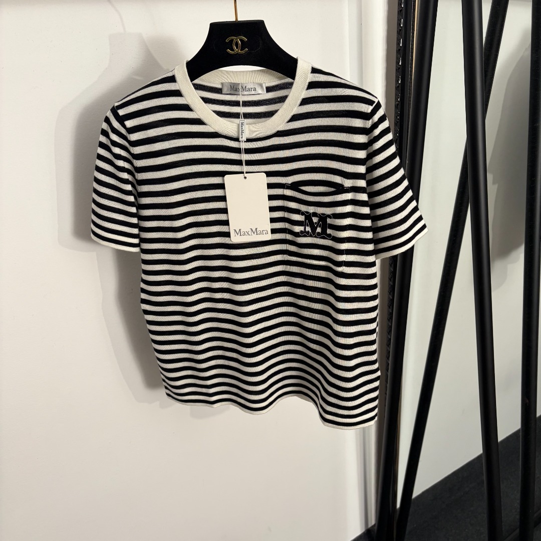NO:858175,Model No. 20264003 MaxMar* new model M embroidered single pocket color block striped short-sleeved wool sweater T-shirt, black, SML, [M size bust 94, sleeve length 20, length 56; weight 0.125kg], MaxMara-clothing, T-shirt, tees, t-shirt,19860909款号20264003 MaxMar*新款 M刺绣单口袋 拼色条纹短袖羊毛针织衫 T恤,黑色,SML,【M码胸围94,袖长20,长56；重量0.125kg】,麦丝玛拉-服装,T-shirt,tees，t-shirt,,Women's clothing