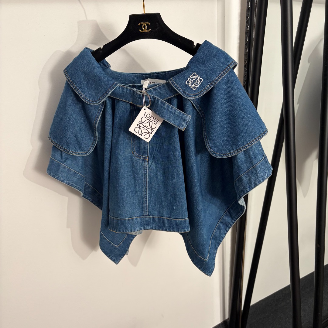 NO:858151,Style No. 20264004 Loew* new logo embroidered irregular denim short skirt, blue, S-XL, [M size length 40; weight 0.675kg], Loew-clothing, loewe, loewe, skirts,19860909款号20264004 Loew*新款 logo刺绣不规则牛仔短半裙,蓝色,S-XL,【M码长40；重量0.675kg】,罗意威-服装,loewe,loewe,skirts,,Women's clothing