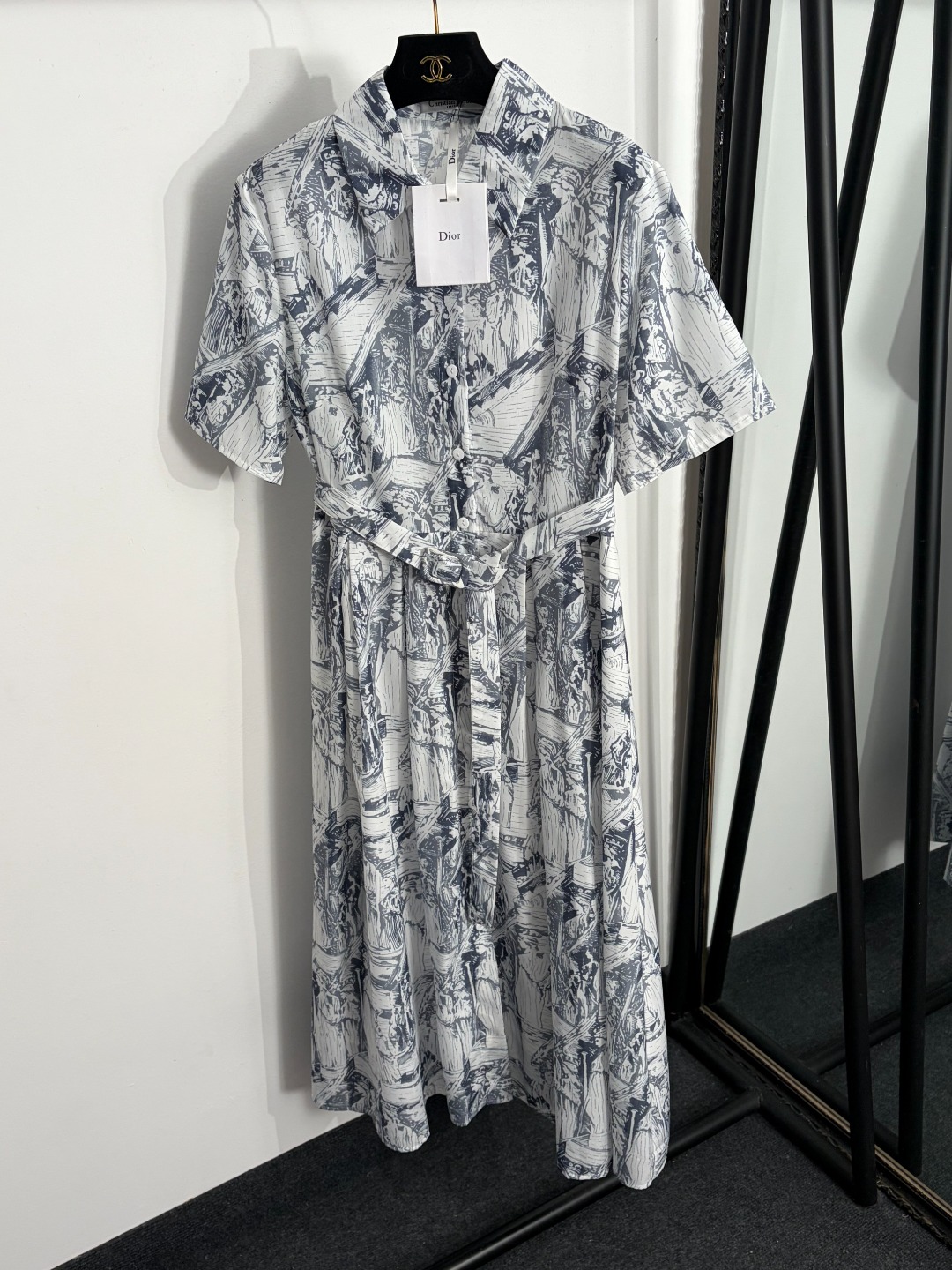 NO:857941,Model No. 20264024 Dio* new ancient Greek and Roman portrait printed short-sleeved shirt dress, with belt, white, S-XL, [M size shoulder width 41, bust 96, waist 78, sleeve length 25, length 122; weight 0.370kg], Dior-clothing, dior, dior, skirts, shirts, T-shirt,19860909款号20264024 Dio*新款古希腊罗马人像印花短袖衬衫连衣裙,配腰带,白色,S-XL,【M码肩宽41,胸围96,腰围78,袖长25,长122；重量0.370kg】,迪奥-服装,dior,dior,skirts,shirts,T-shirt,,Women's clothing