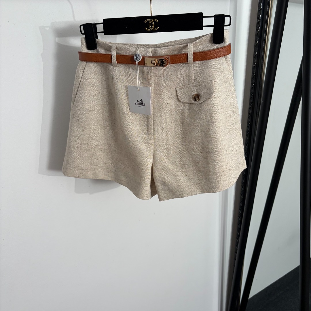 NO:857988,Model number 20264026 Herme* new Tencel linen suit shorts, with belt, white, apricot, khaki, black, S-XL, [S size waist 68, length 35; weight 0.250kg], Hermes - clothing, hermes, hermes, shorts, business suit,19860909款号20264026 Herme*新款天丝亚麻西装短裤,配腰带,白色,杏色,卡其色,黑色,S-XL,【S码腰围68,长35；重量0.250kg】,爱马仕-服装,hermes,hermes,shorts,business suit,,Women's clothing