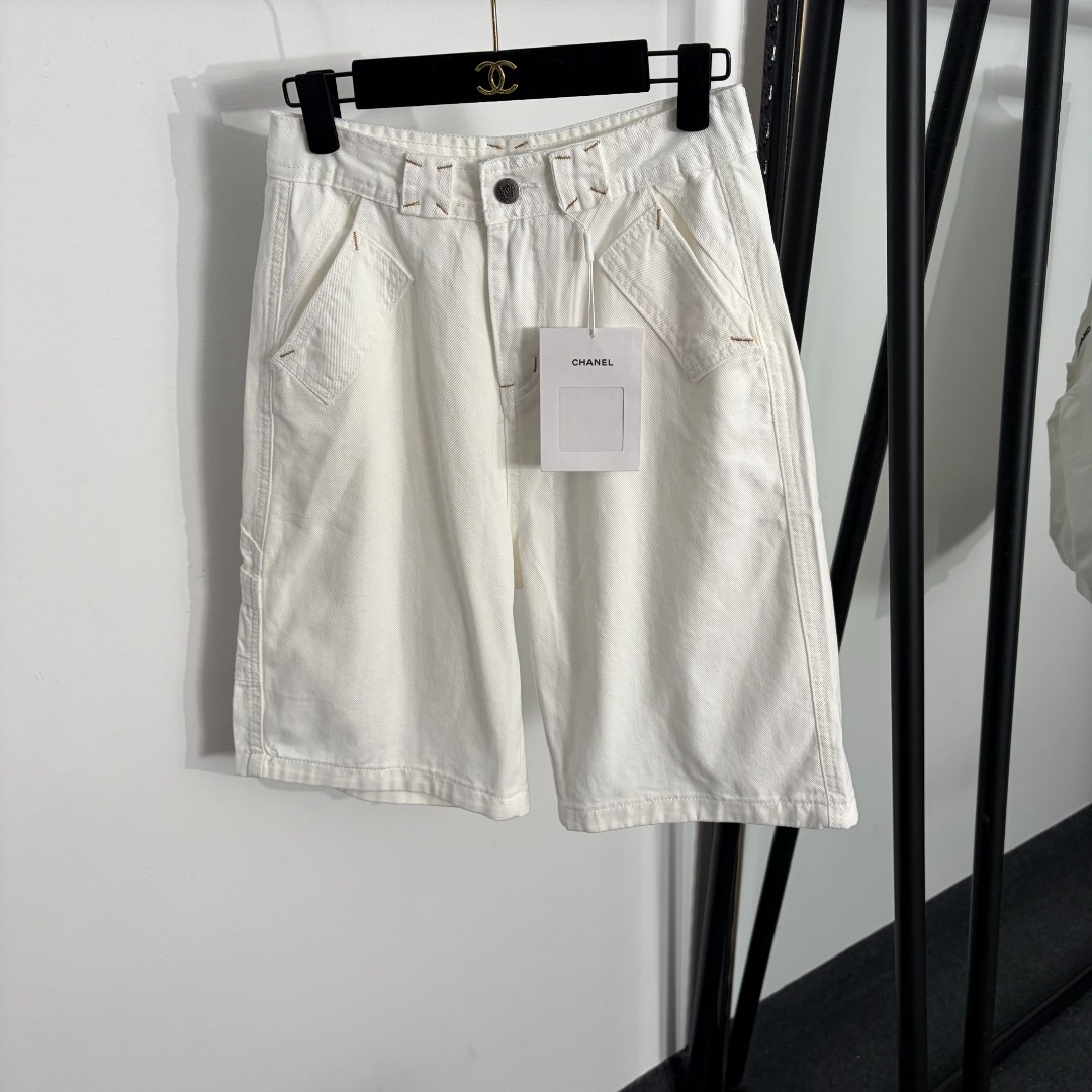 NO:863839,Model No. 20264051 Chane*new style Xiaoxiangfeng fashionable and versatile five-point denim shorts, white, blue, SML, [M size waist 68, length 59; weight 0.355kg], Chanel-clothing, chanel, chanel, shorts,19860909款号20264051 Chane*新款 小香风时尚百搭五分牛仔短裤,白色,蓝色,SML,【M码腰围68,长59；重量0.355kg】,香奈儿-服装,chanel,chanel,shorts,,Women's clothing