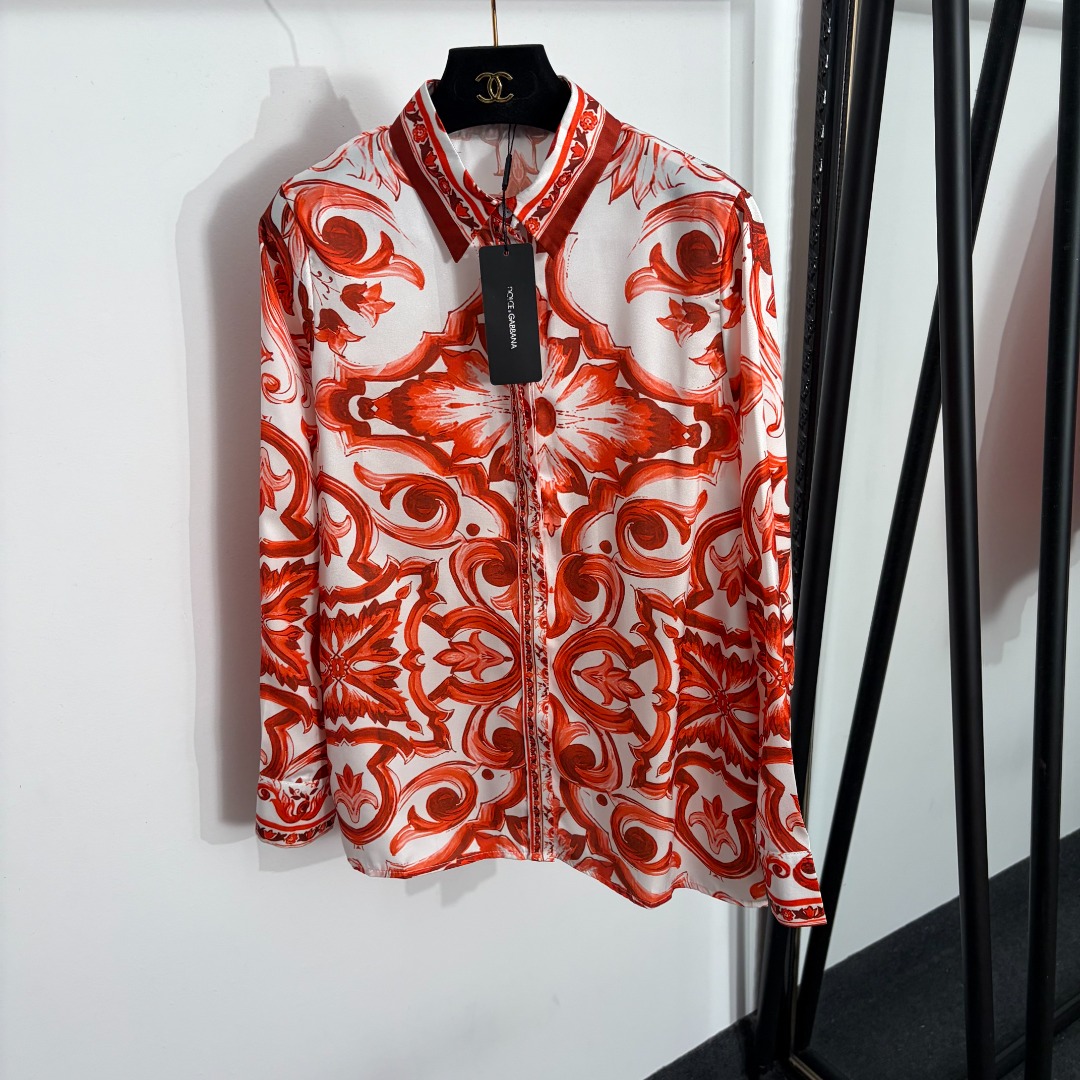 NO:863742,Model number 20264053 DG* new retro pattern printed long-sleeved shirt, red, S-XXL, [M size shoulder width 37, bust 98, sleeve length 62, length 68; weight 0.145kg], Dolce & Gabbana - Clothing, Dolce&Gabbana,19860909款号20264053 DG*新款 复古花纹印花长袖衬衣,红色,S-XXL,【M码肩宽37,胸围98,袖长62,长68；重量0.145kg】,杜嘉班纳-服装,Dolce&Gabbana,,Women's clothing