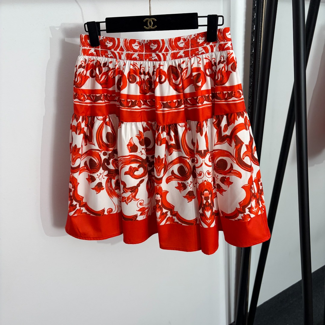 NO:863776,Model No. 20264058 DG* New retro pattern printed A-line high-waisted short skirt, red, S-XXL, [M size waist 70, skirt length 52; weight 0.225kg], Dolce & Gabbana-clothing, Dolce&Gabbana, skirts,19860909款号20264058 DG*新款 复古花纹印花A字高腰短半裙,红色,S-XXL,【M码腰围70,裙长52；重量0.225kg】,杜嘉班纳-服装,Dolce&Gabbana,skirts,,Women's clothing