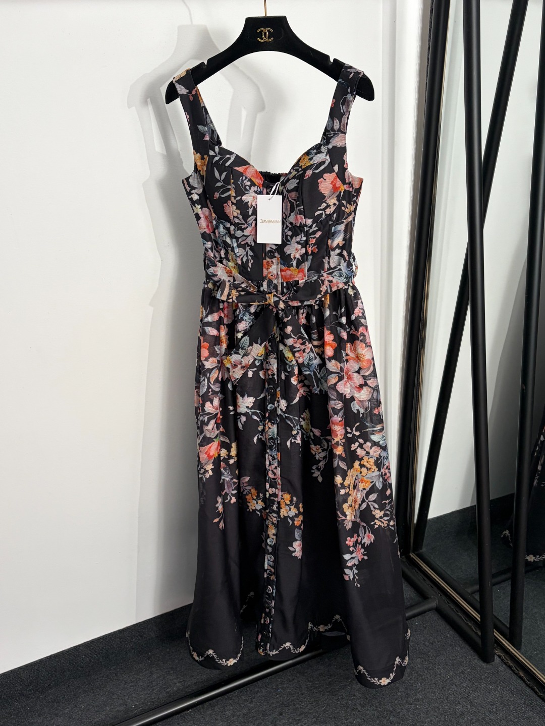 NO:863451,Model No. 20264118 Zimmermann's latest elegant printed lace-up waistband strap dress long skirt, black, S-XL, [S size bust 82 elastic, waist 70 elastic, length 132; weight 0.575kg], Zimmermann-clothing, skirts,19860909款号20264118 Zimmermann*新款 优雅气质印花系带收腰抹胸吊带连衣裙 长裙,黑色,S-XL,【S码胸围82弹力,腰围70弹力,长132；重量0.575kg】,兹默曼-服装,skirts,,Women's clothing
