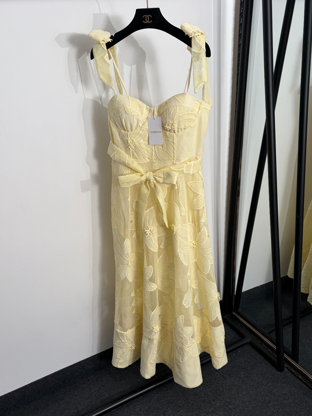 NO:863472,Model No. 20264120 Zimmermann's latest three-dimensional embroidered flowers plaid hollow tube top suspender dress long skirt, yellow, blue, S-XL, [L size bust 86 elastic, waist 74 elastic, length 113; weight 0.920kg], Zimmermann-clothing, skirts,19860909款号20264120 Zimmermann*新款 立体刺绣花朵 格子镂空抹胸吊带连衣裙 长裙,黄色,蓝色,S-XL,【L码胸围86弹力,腰围74弹力,长113；重量0.920kg】,兹默曼-服装,skirts,,Women's clothing