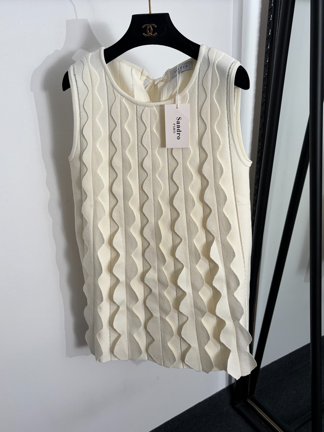 NO:863673,Model No. 20264170 Sandr* new style wavy edge knitted vest dress with lace-up back, off-white, black, SML, [Size size bust 86, length 79; weight 0.535kg], women's clothing, skirts,19860909款号20264170 Sandr*新款 波浪边 后背系带针织背心连衣裙,米白色,黑色,SML,【S码胸围86,长79；重量0.535kg】,女装,skirts,,Women's clothing