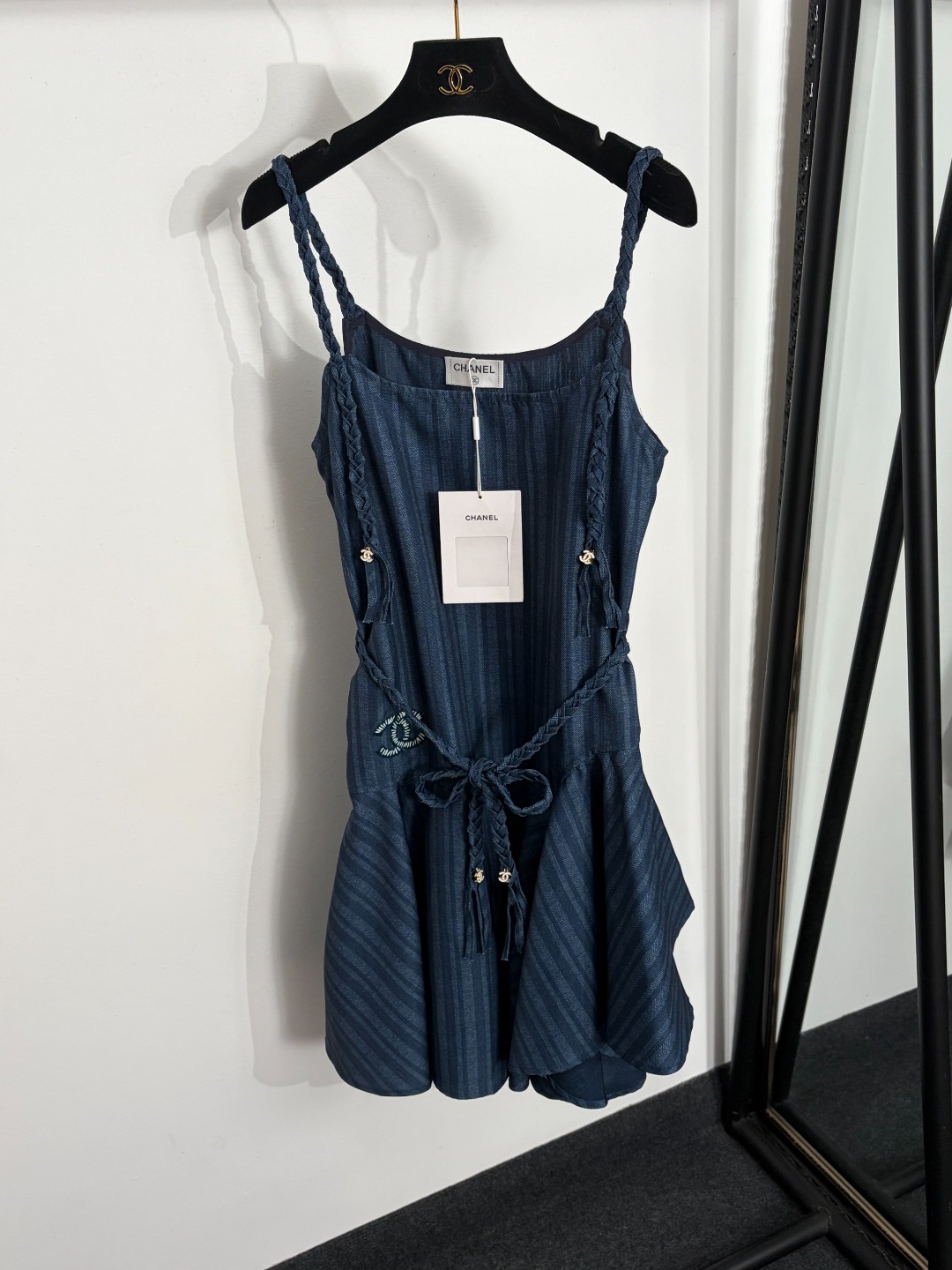 NO:863454,Model No. 20264175 Chane* new style twist braided shoulder straps with waist strap dress, blue, SML, [M size bust 90, length 95; weight 0.335kg], Chanel-clothing, chanel, chanel, skirts,19860909款号20264175 Chane*新款 麻花编织肩带 系带收腰吊带连衣裙,蓝色,SML,【M码胸围90,长95；重量0.335kg】,香奈儿-服装,chanel,chanel,skirts,,Women's clothing