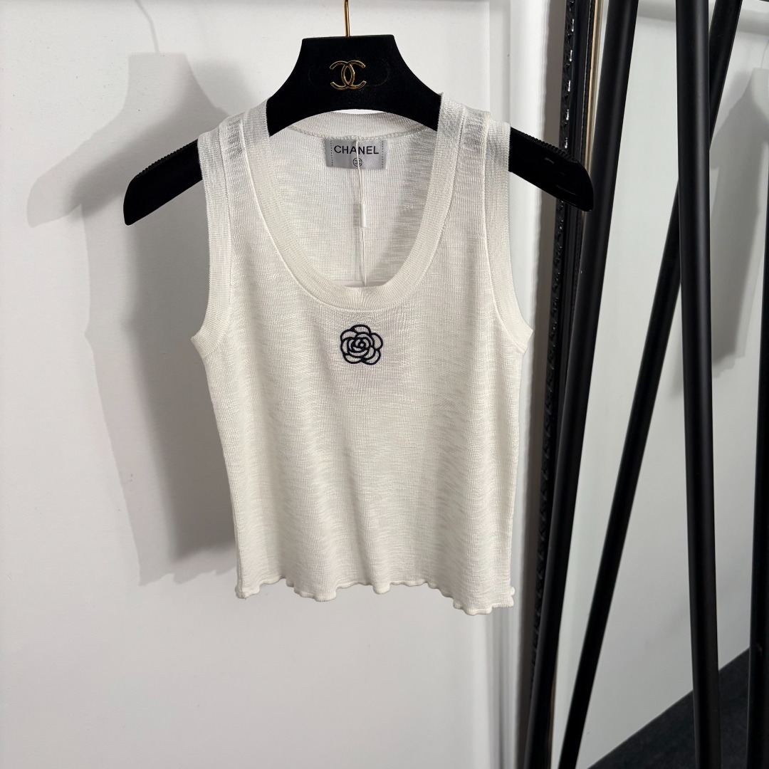 NO:888335,Model No. 20264618 Chane* new embroidered camellia knitted vest, white, navy blue, [One size fits all bust 70, length 45; weight 0.65kg], Chanel-clothing, chanel, chanel,19860909款号20264618 Chane*新款 刺绣山茶花针织背心,白色,藏蓝色,【均码胸围70,长45；重量0.65kg】,香奈儿-服装,chanel,chanel,,Women's clothing