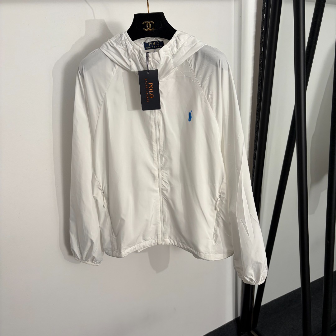 NO:922918,Model number 20264328 Ralph Lauren*Ralph Lauren new polo logo offset printed long-sleeved hooded sun protection windbreaker sports coat, white, black, SML, [M size bust 112, sleeve length 72, length 61; weight 0.160kg], women's clothing, loro piana, jackets & coats, hats,19860909款号20264328 Ralph Lauren*拉夫劳伦新款 马球logo胶印长袖连帽防晒风衣运动外套,白色,黑色,SML,【M码胸围112,袖长72,长61；重量0.160kg】,女装,loro piana,jackets & coats,hats,,Women's clothing