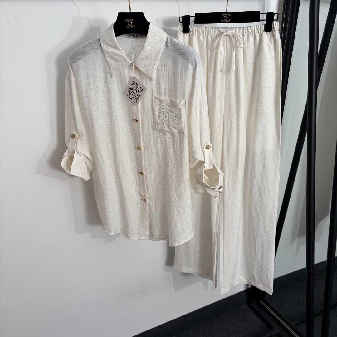 NO:873274,Model No. 20264419 Loew's latest linen suit, logo embroidered single pocket rolled cuff long-sleeved shirt + drawstring high-waisted wide-leg trousers, off-white, pink, apricot, S-XL, [S size shoulder width 51, chest 112, sleeve length 51, length 66; waist 62 elastic, length 100; weight 0.345kg], Loew - Clothing, loewe, loewe,19860909款号20264419 Loew*新款亚麻套装,logo刺绣单口袋卷袖口长袖衬衣+抽绳高腰阔腿长裤,米白色,粉色,杏色,S-XL,【S码肩宽51,胸围112,袖长51,长66；腰围62弹力,长100；重量0.345kg】,罗意威-服装,loewe,loewe,,Women's clothing