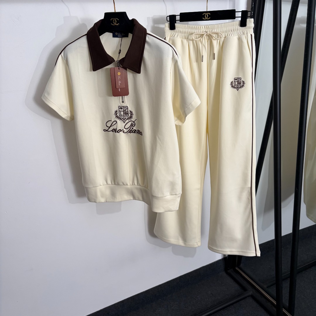 NO:873307,Model No. 20264414 Loro Piana*LP new sports suit, logo embroidered letters, half-zip lapel short-sleeved T-shirt top + drawstring elastic waist casual trousers, off-white, black, gray, brown, S-XL, [M size shoulder width 45, bust 104, sleeve length 17, length 64; waist 66 elastic, length 100; weight 0.860kg], women's clothing, loro piana, loro  piana,T-shirt,tees,t-shirt,19860909款号20264414 Loro Piana*LP新款运动套装,logo刺绣字母 半拉链翻领短袖T恤上衣+抽绳松紧腰休闲长裤,米白色,黑色,灰色,咖啡色,S-XL,【M码肩宽45,胸围104,袖长17,长64；腰围66弹力,长100；重量0.860kg】,女装,loro piana,loro piana,T-shirt,tees，t-shirt,,Women's clothing