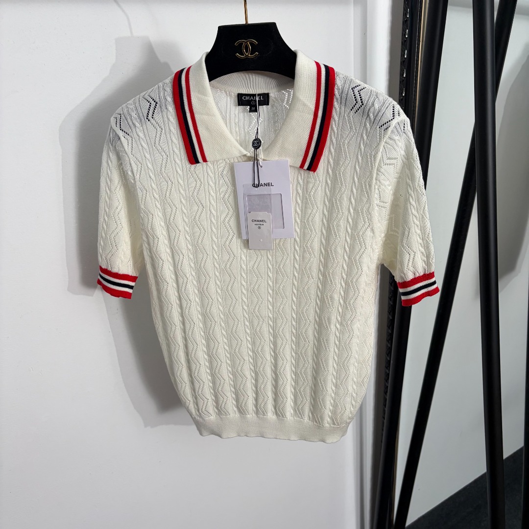 NO:885630,Model No. 20264428 Chane* new style contrasting polo collar hollow short-sleeved sweater top, off-white, dark blue, 36 38 40, [size 38 shoulder width 38, bust 86, sleeve length 24, length 54; weight 0.210kg], Chanel-clothing, chanel, chanel, T-shirt,19860909款号20264428 Chane*新款 撞色polo领镂空短袖针织衫上衣,米白色,深蓝色,36 38 40,【38码肩宽38,胸围86,袖长24,长54；重量0.210kg】,香奈儿-服装,chanel,chanel,T-shirt,,Women's clothing