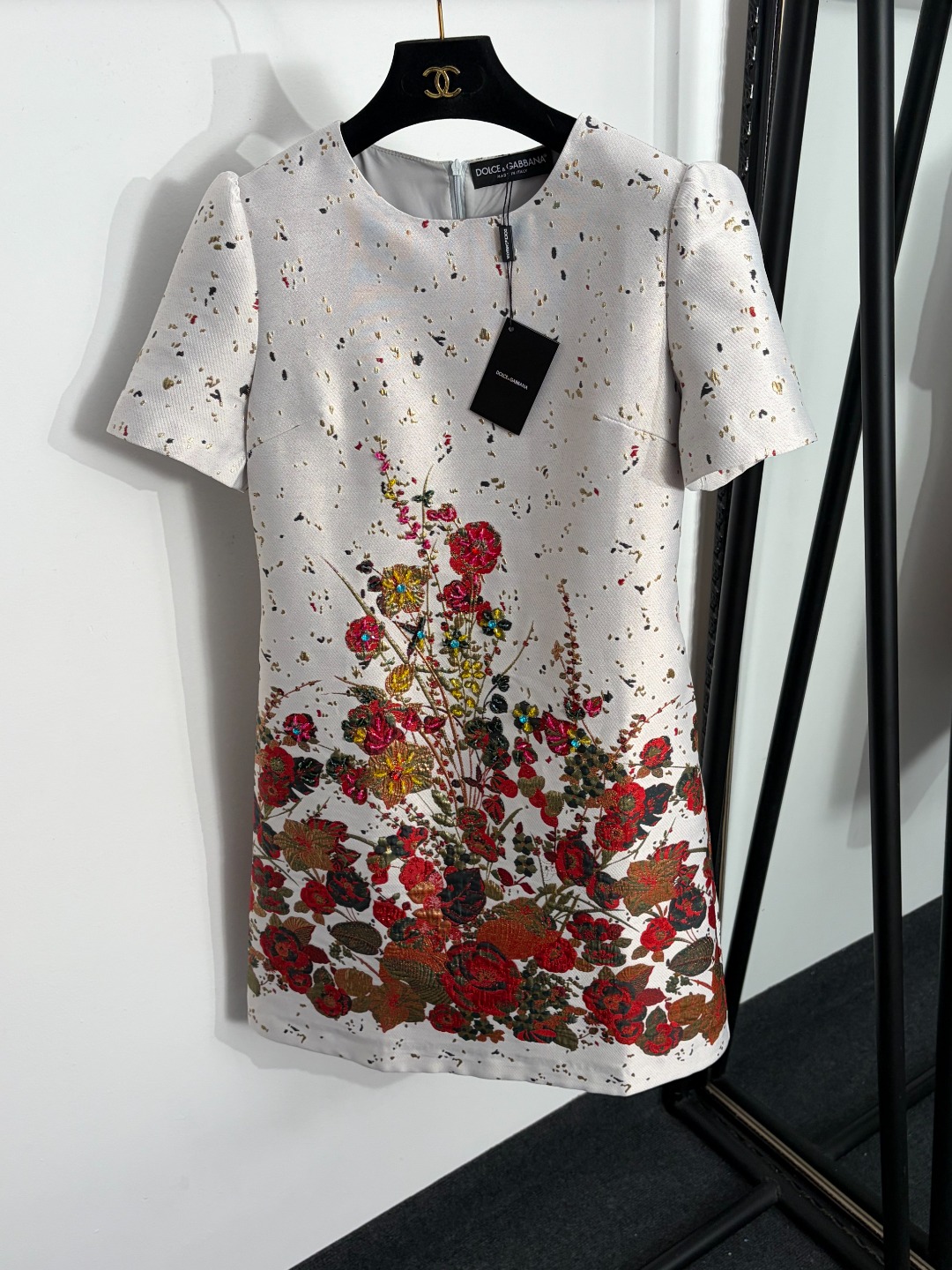 NO:873396,Model No. 20264394 DG* new heavy beaded flower bright silk jacquard short-sleeved dress, off-white, S-XXL, [S size shoulder width 36, bust 90, waist 82, sleeve length 23, length 92; weight 0.370kg], Dolce & Gabbana-clothing, Dolce&Gabbana, skirts, T-shirt,19860909款号20264394 DG*新款 重工钉珠花朵 亮丝提花短袖连衣裙,米白色,S-XXL,【S码肩宽36,胸围90,腰围82,袖长23,长92；重量0.370kg】,杜嘉班纳-服装,Dolce&Gabbana,skirts,T-shirt,,Women's clothing