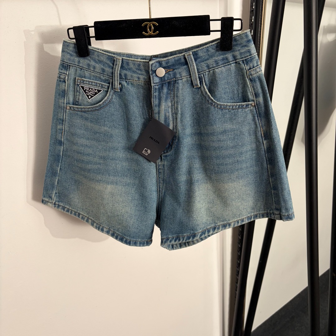 NO:885696,Style number 20264451 Prad* new logo embroidered triangle logo denim shorts, light blue, S-XL, [M size waist 70, length 37; weight 0.310kg], Prada - clothing, prada, prada, shorts,19860909款号20264451 Prad*新款 logo刺绣三角标牛仔短裤,浅蓝色,S-XL,【M码腰围70,长37；重量0.310kg】,普拉达-服装,prada,prada,shorts,,Women's clothing