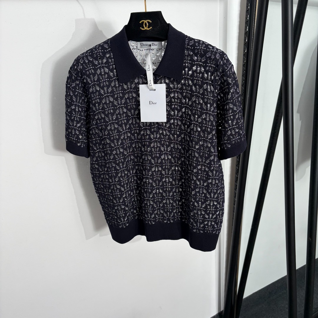 NO:885710,Model number 20264468 Dio* new style hollow pattern polo collar short-sleeved sweater top, navy blue, 36 38 40, [size 38 shoulder width 36, bust 98, sleeve length 22, length 56; weight 0.275kg], Dior-clothing, dior, dior, T-shirt,19860909款号20264468 Dio*新款 镂空花纹polo领短袖针织衫上衣,藏蓝色,36 38 40,【38码肩宽36,胸围98,袖长22,长56；重量0.275kg】,迪奥-服装,dior,dior,T-shirt,,Women's clothing