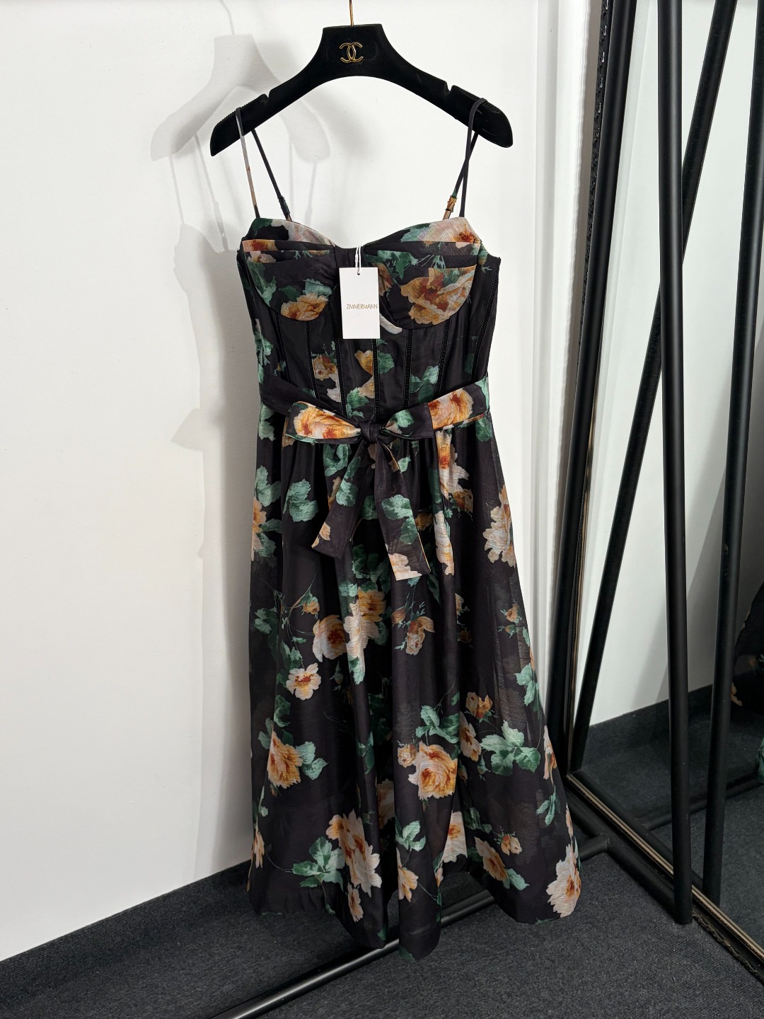 NO:885448,Model No. 20264580 Zimmermann's latest style hollow floral print strappy waistband strap dress long skirt, black, S-XL, [M size bust 80 elastic, waist 78 elastic, length 115; weight 0.525kg], Zimmermann-clothing, skirts,19860909款号20264580 Zimmermann*新款 镂空花卉印花 系带收腰抹胸吊带连衣裙 长裙,黑色,S-XL,【M码胸围80弹力,腰围78弹力,长115；重量0.525kg】,兹默曼-服装,skirts,,Women's clothing