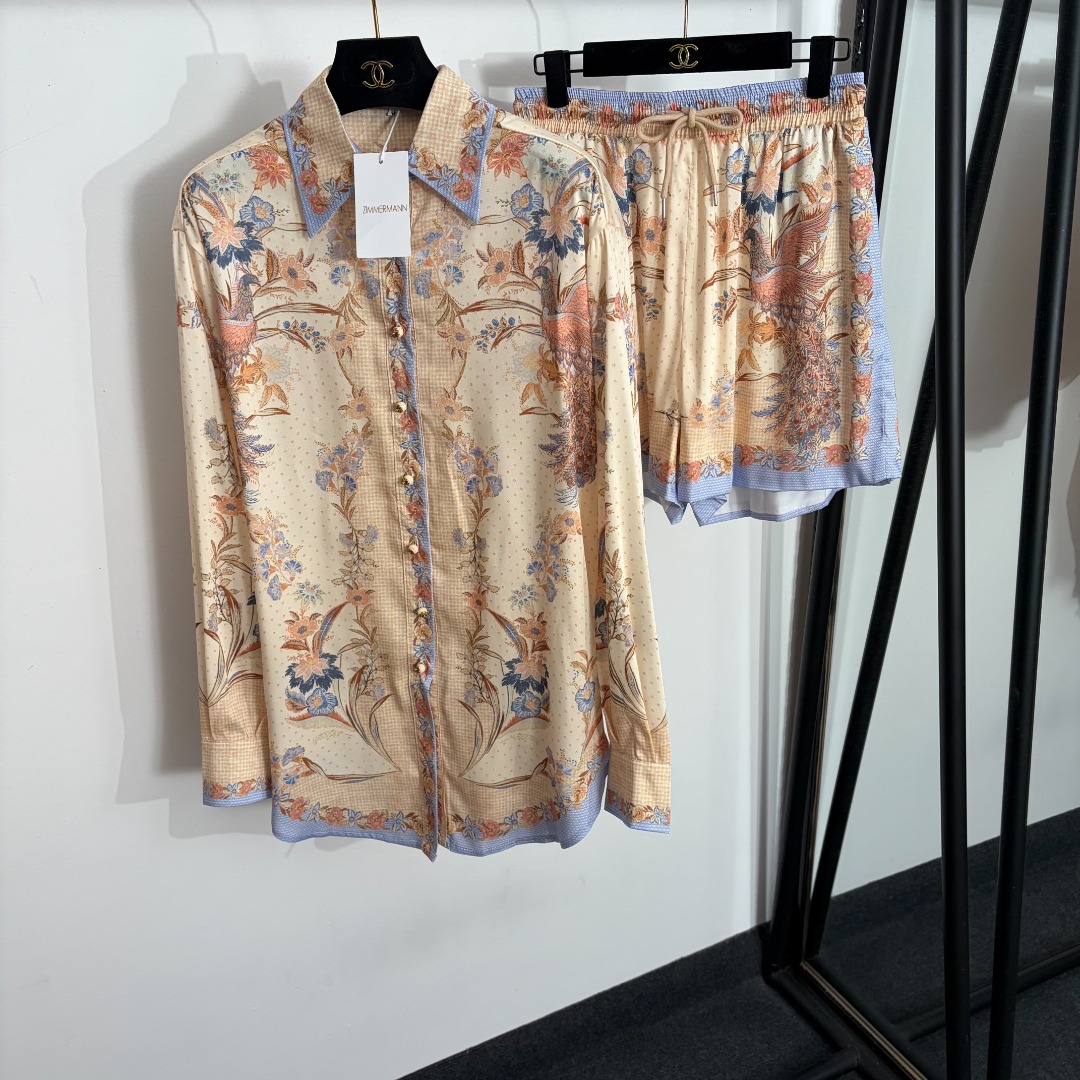 NO:885436,Model No. 20264582 Zimmermann's latest suit, peacock flower and bird print long-sleeved shirt + shorts, apricot, green, S-XL, [M size shoulder width 47, bust 116, sleeve length 59, length 75-79; waist 70 elastic, length 45; weight 0.340kg], Zimmermann-clothing, shorts,19860909款号20264582 Zimmermann*新款套装,孔雀花鸟印花长袖衬衣+短裤,杏色,绿色,S-XL,【M码肩宽47,胸围116,袖长59,长75-79；腰围70弹力,长45；重量0.340kg】,兹默曼-服装,shorts,,Women's clothing