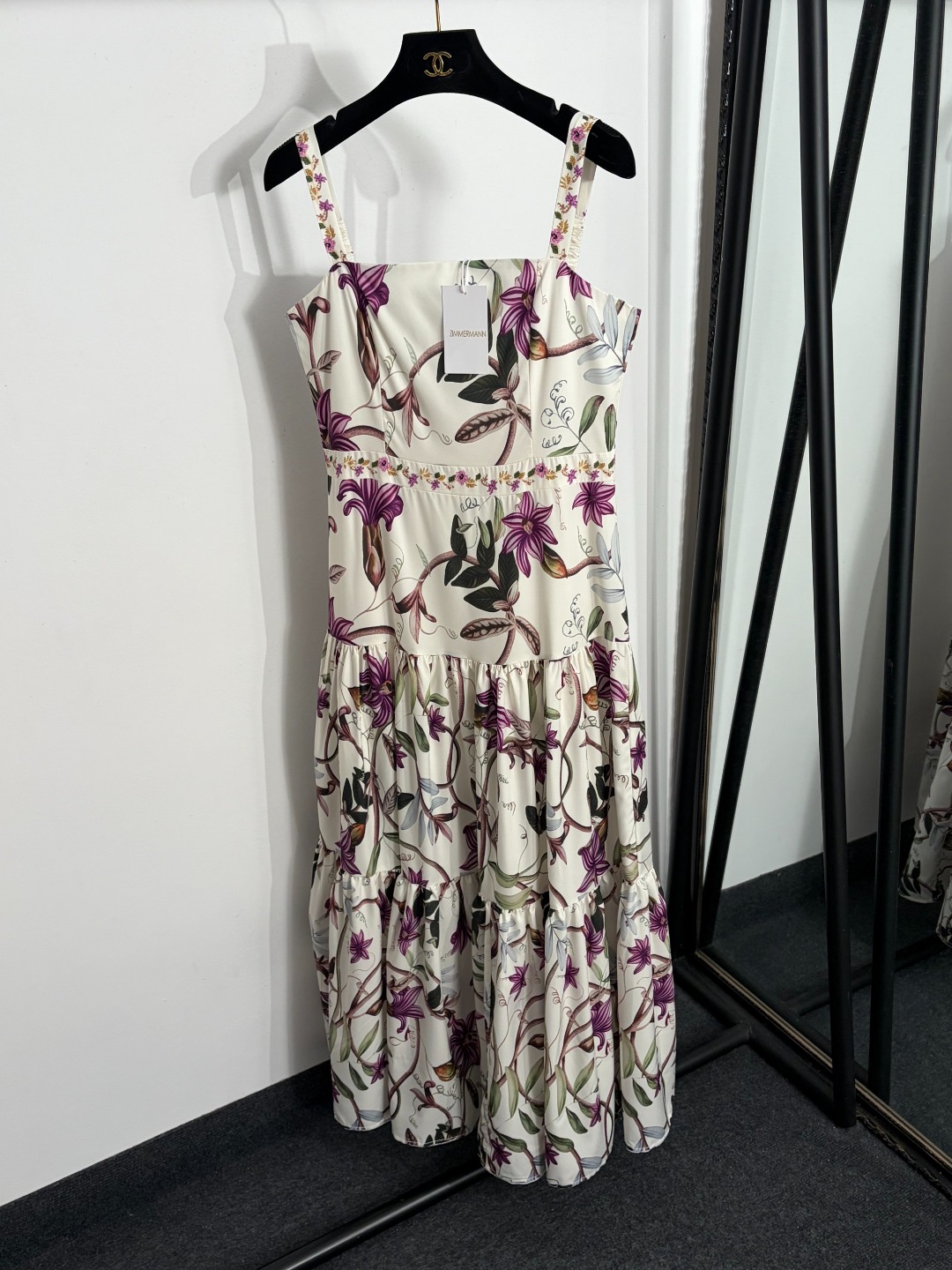 NO:885584,Model number 20264505 Zimmermann's latest purple floral print suspender dress long skirt, off-white, S-XL, [M size bust 84, waist 74, length 131; weight 0.505kg], Zimmermann-clothing, skirts,19860909款号20264505 Zimmermann*新款 紫色花卉印花吊带连衣裙 长裙,米白色,S-XL,【M码胸围84,腰围74,长131；重量0.505kg】,兹默曼-服装,skirts,,Women's clothing