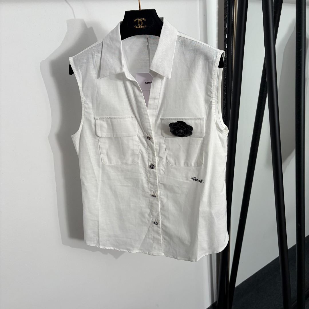 NO:885496,Model number 20264509 Chane* new style camellia corsage decorated sleeveless shirt vest, white, SML, [M size bust 94, length 57-63], Chanel-clothing, chanel, chanel, shirts,19860909款号20264509 Chane*新款 山茶花胸花装饰无袖衬衫 马甲背心,白色,SML,【M码胸围94,长57-63】,香奈儿-服装,chanel,chanel,shirts,,Women's clothing