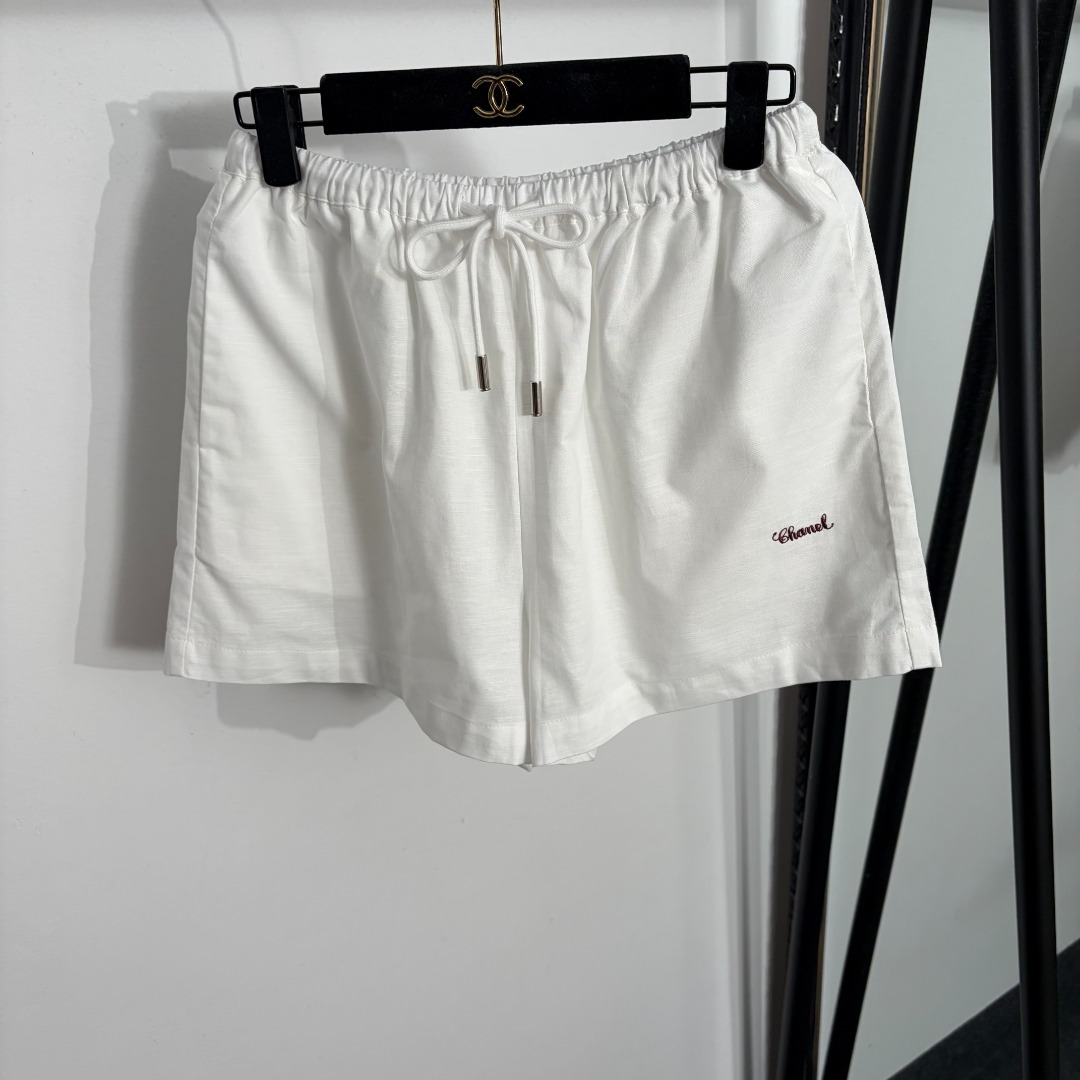 NO:885505,Model number 20264510 Chane* new style letter embroidered drawstring elastic waist shorts, white, SML, [M size waist 68 elastic, length 39], Chanel-clothing, chanel, chanel, shorts,19860909款号20264510 Chane*新款 字母刺绣抽绳松紧腰短裤,白色,SML,【M码腰围68弹力,长39】,香奈儿-服装,chanel,chanel,shorts,,Women's clothing